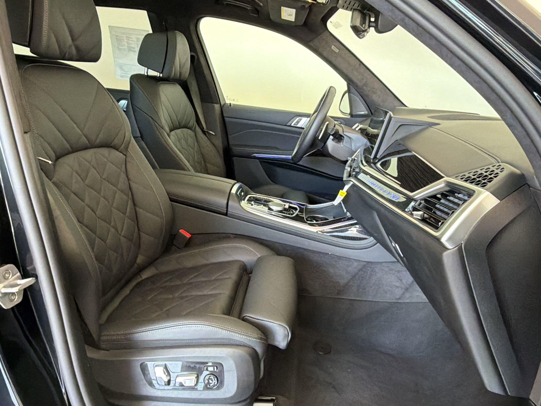 2026 BMW X7 40i - Photo 26
