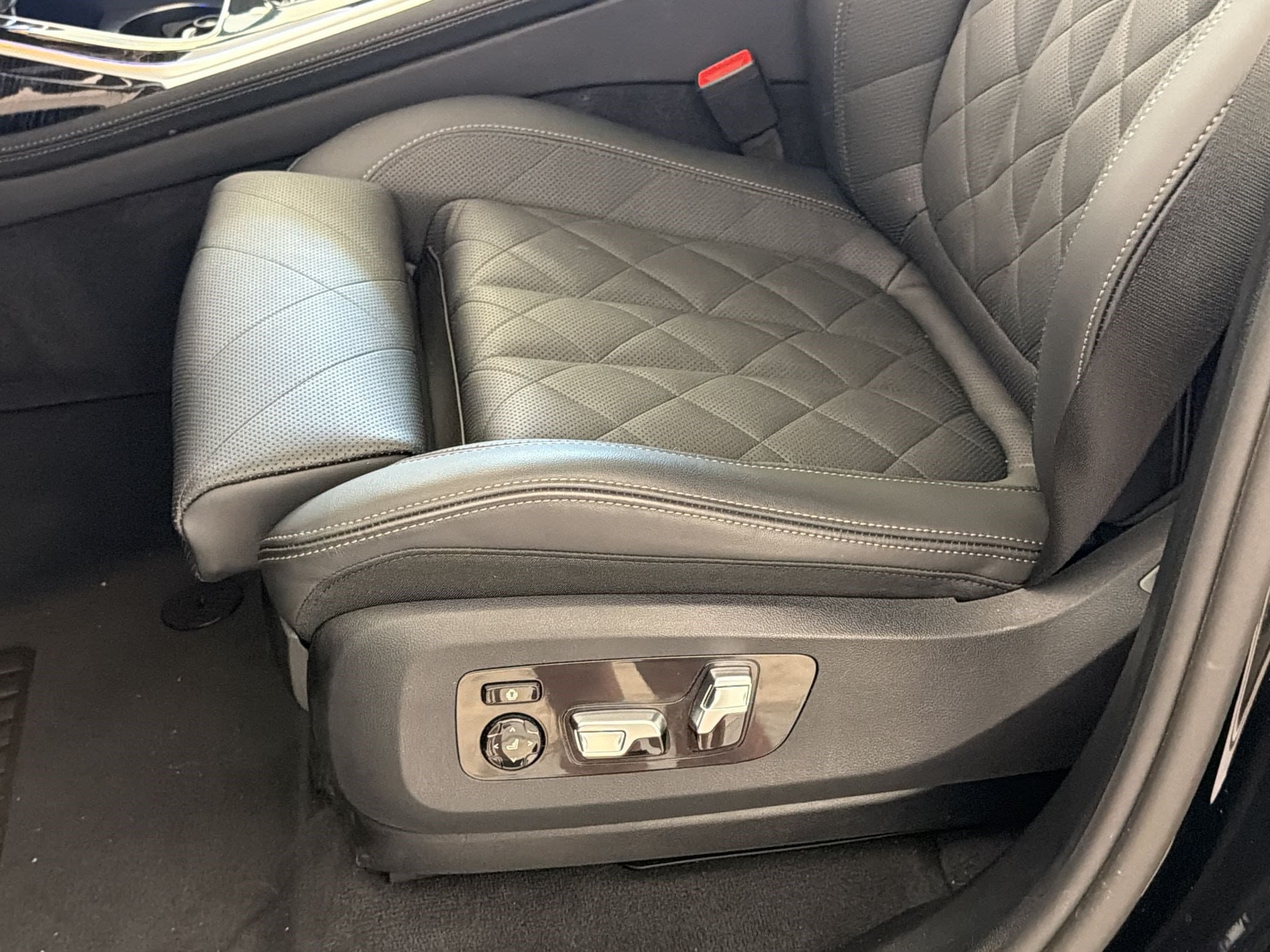 2026 BMW X7 40i - Photo 15