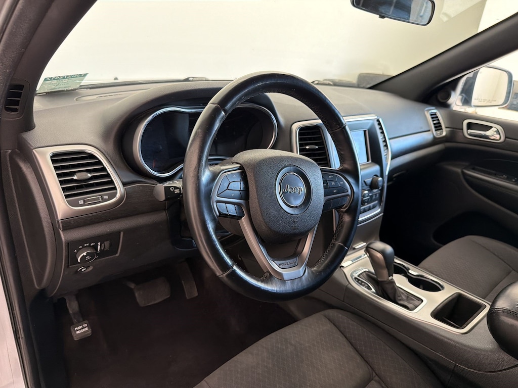 Used 2018 Jeep Grand Cherokee Laredo SUV