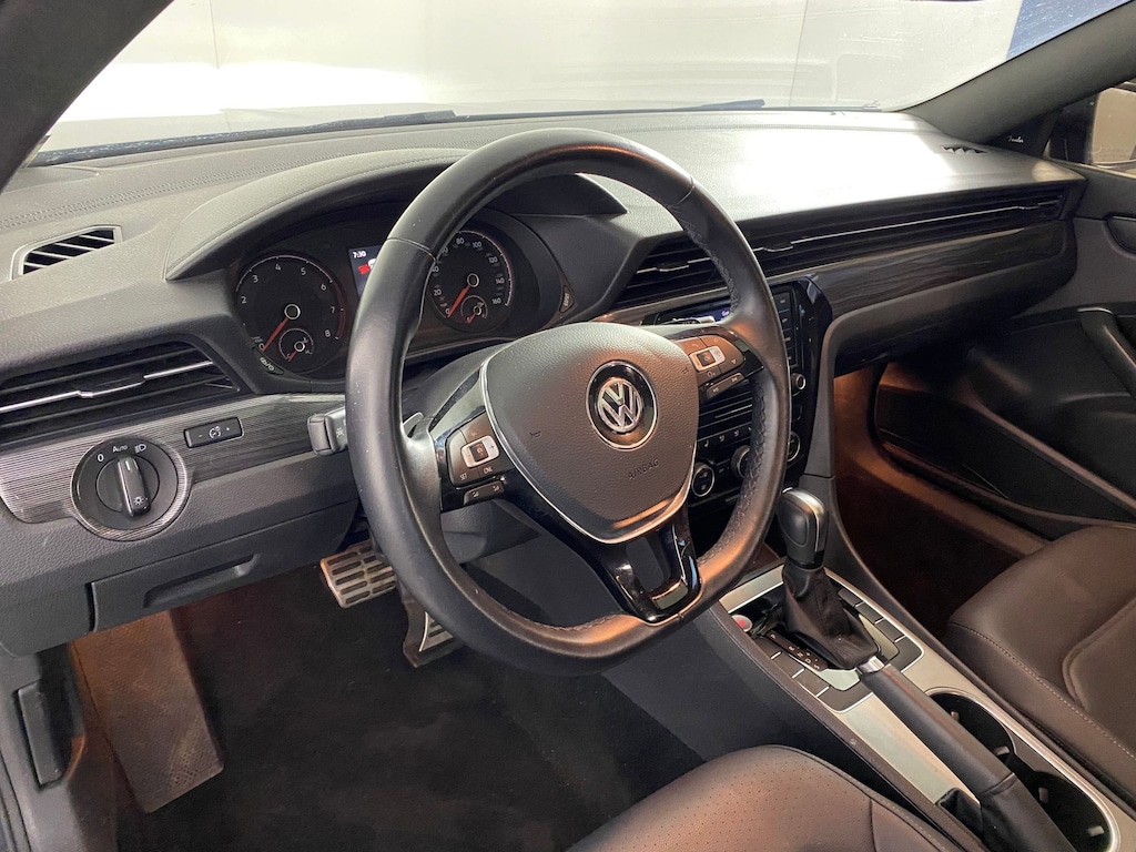 Used 2022 Volkswagen Passat 2.0T R-Line Sedan