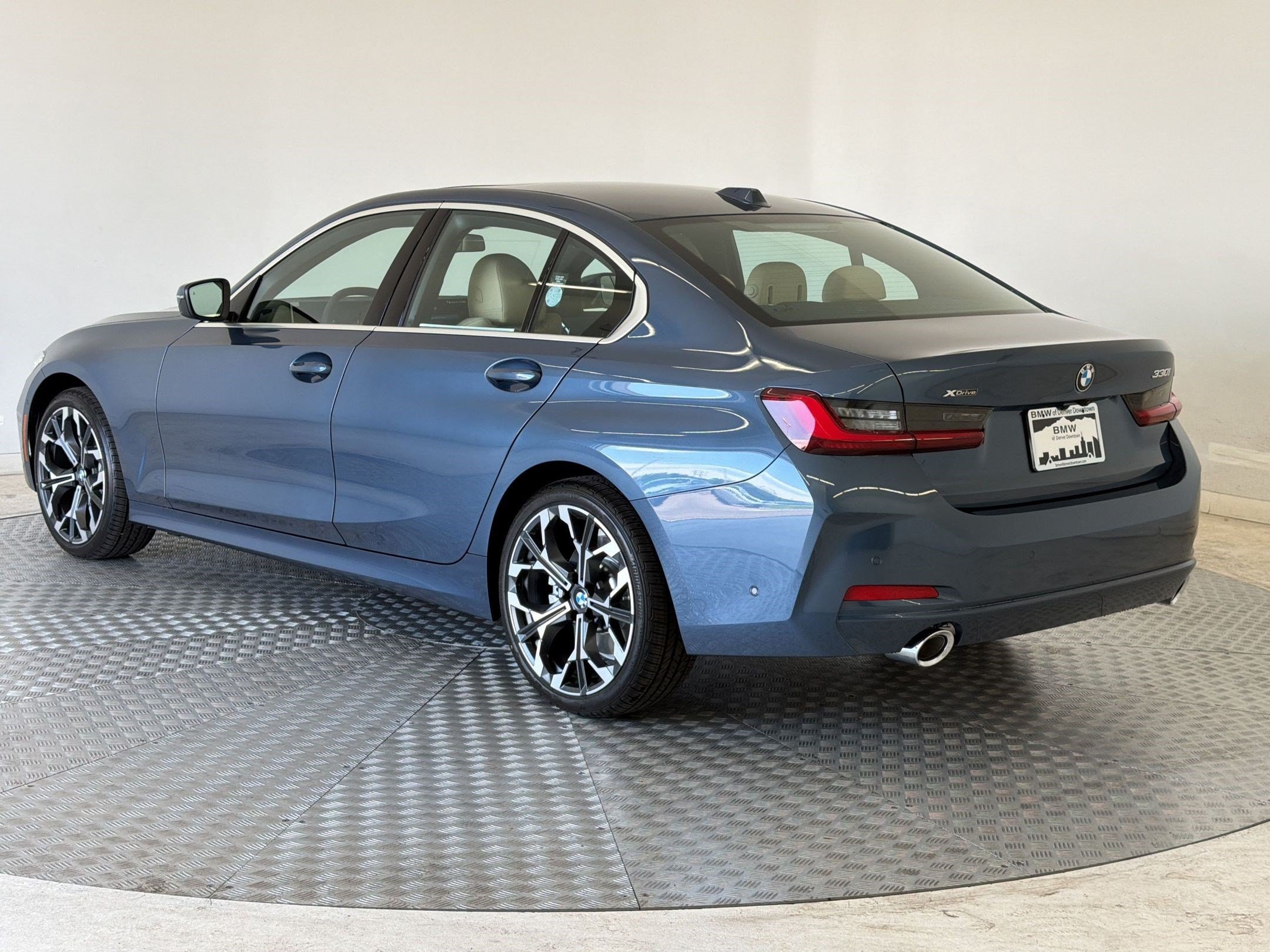 330i XDrive Sedan
