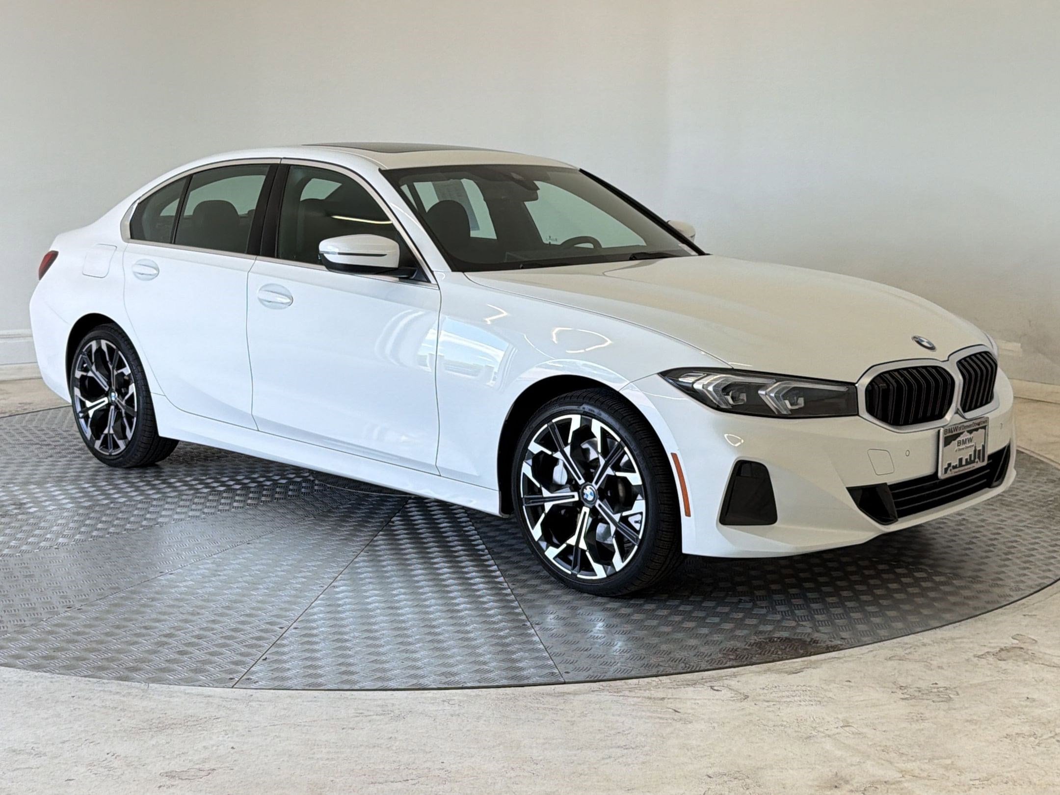 2025 BMW 3 Series 330i - Photo 7