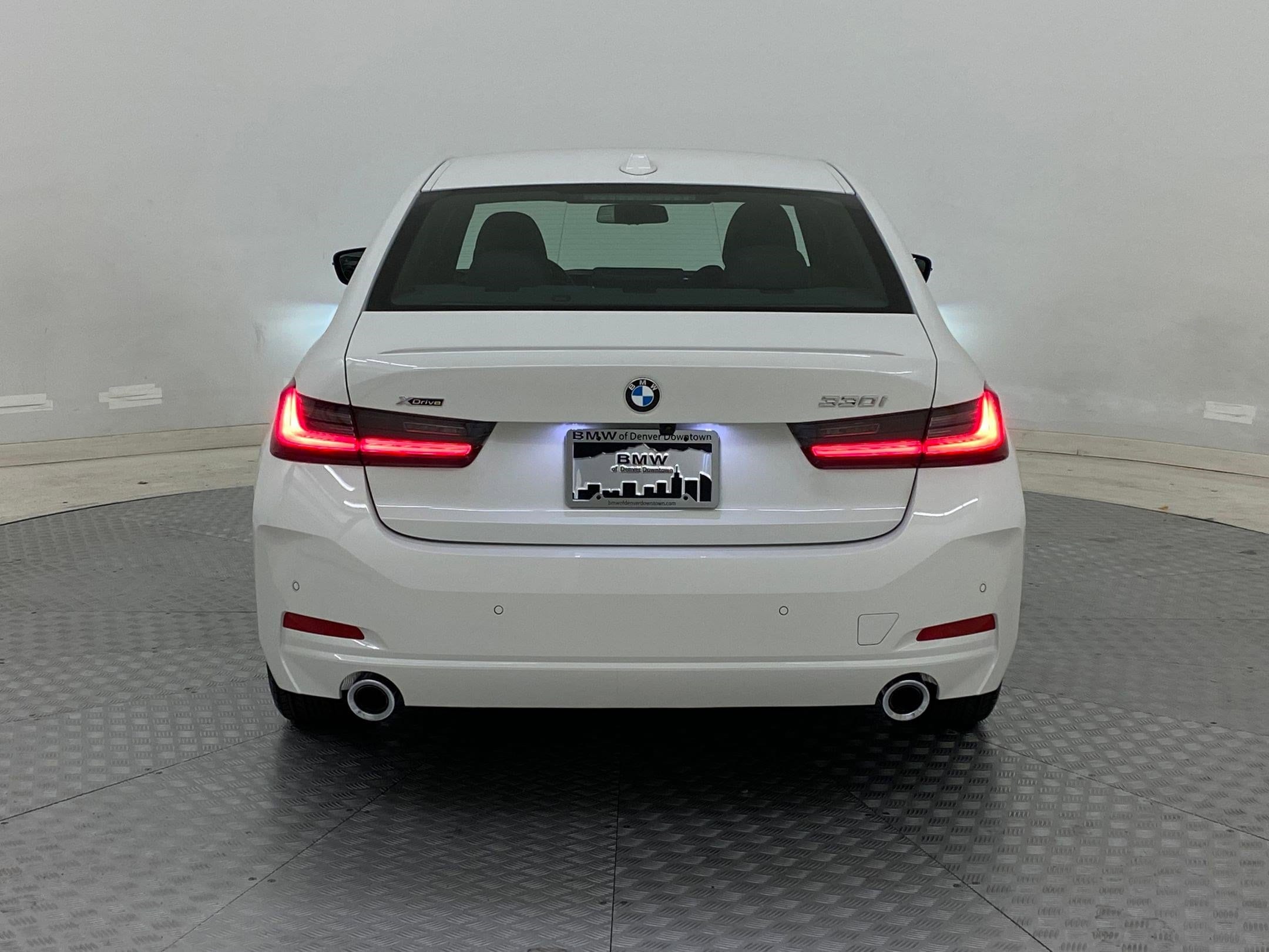 2025 BMW 3 Series 330i - Photo 9