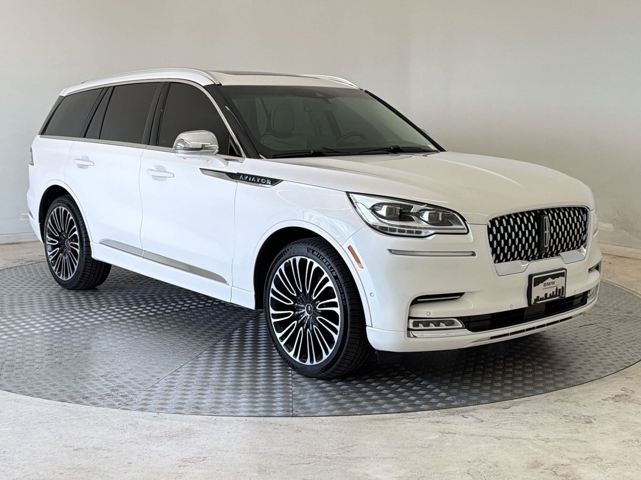 Aviator Black Label SUV