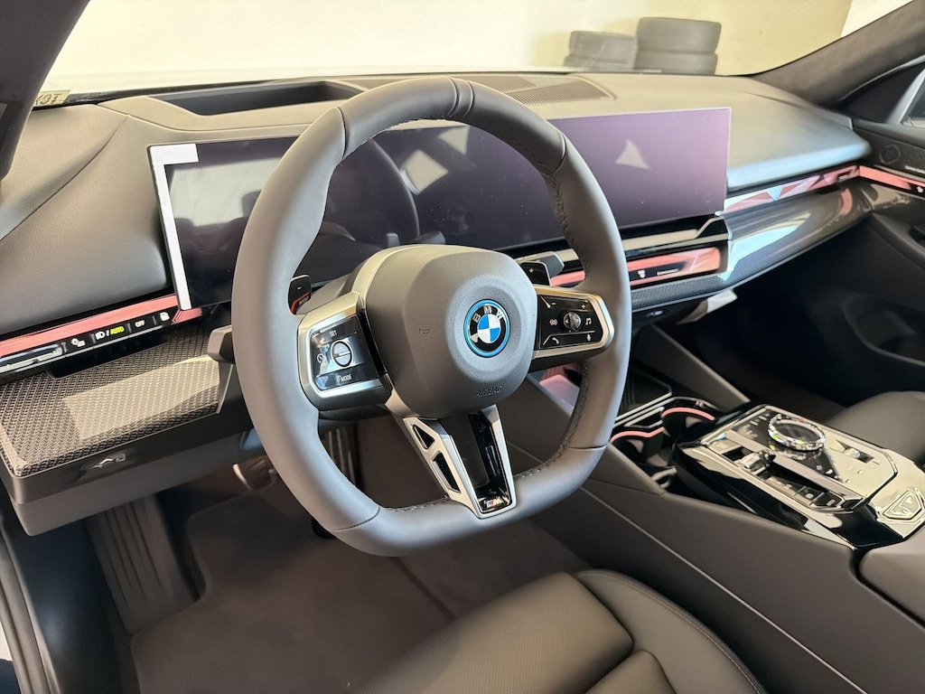 New 2026 BMW 550e xDrive Sedan