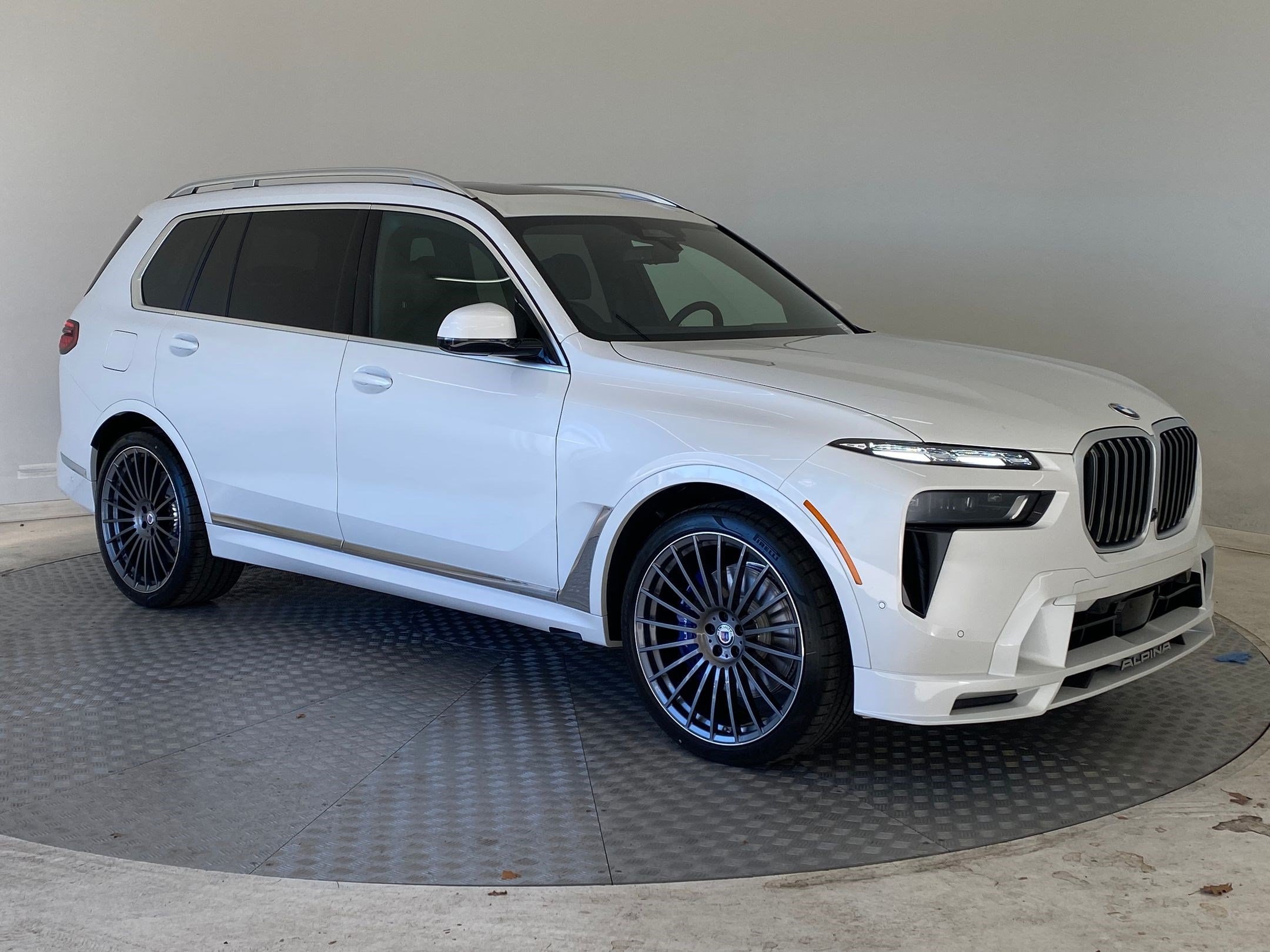 2026 BMW X7 ALPINA XB7 - Photo 7