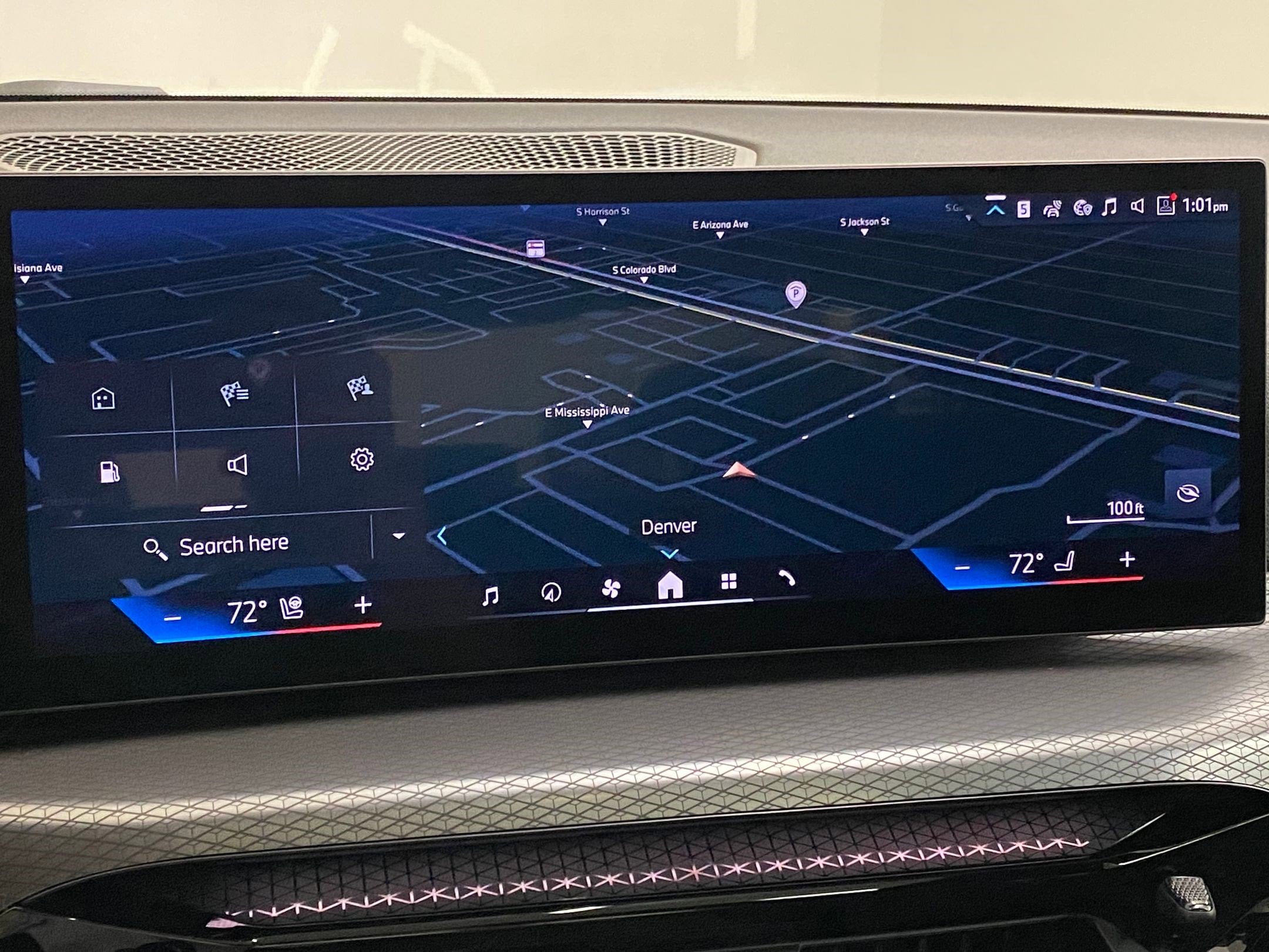 2025 BMW 3 Series 330i - Photo 28