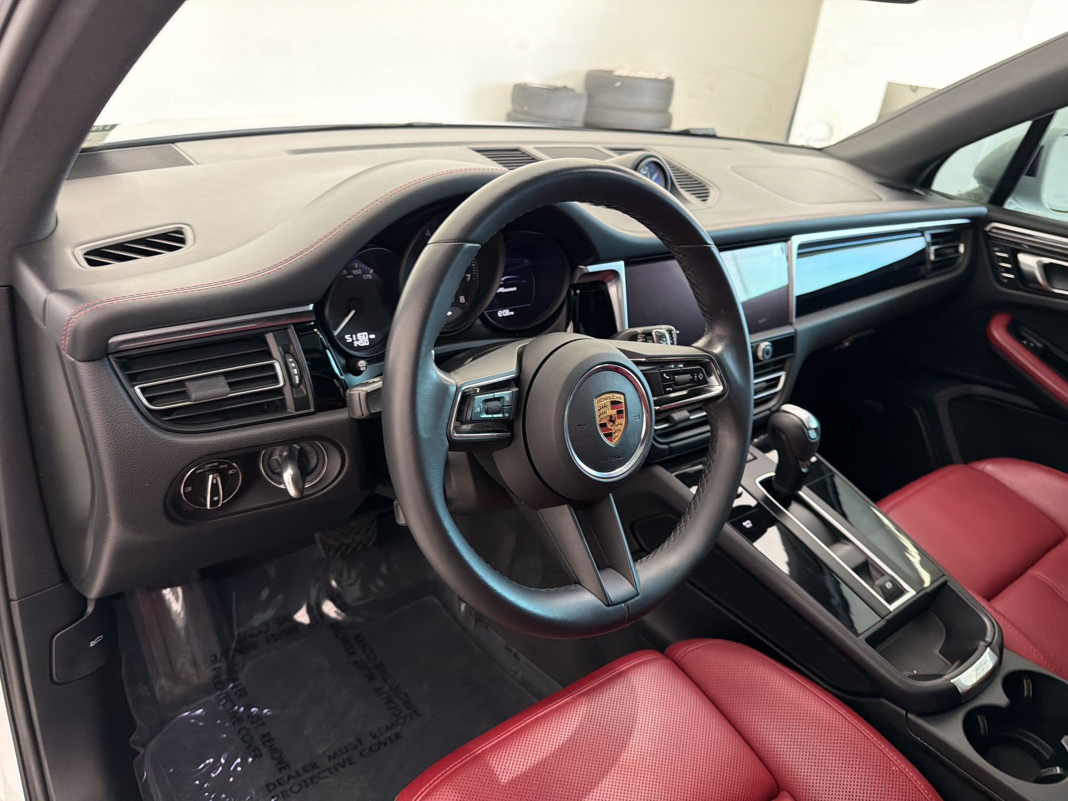 Macan AWD SUV