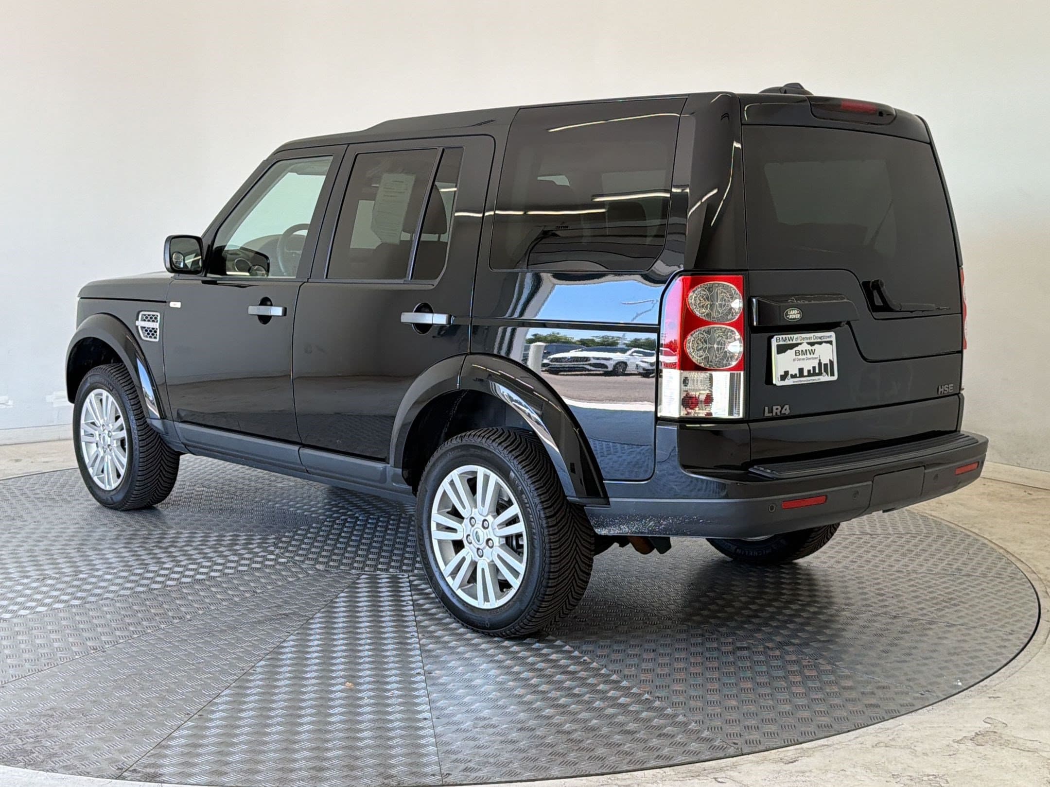 LR4 HSE SUV