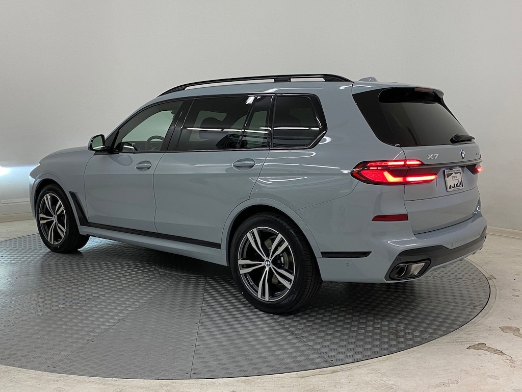 New 2026 BMW X7 xDrive40i SUV