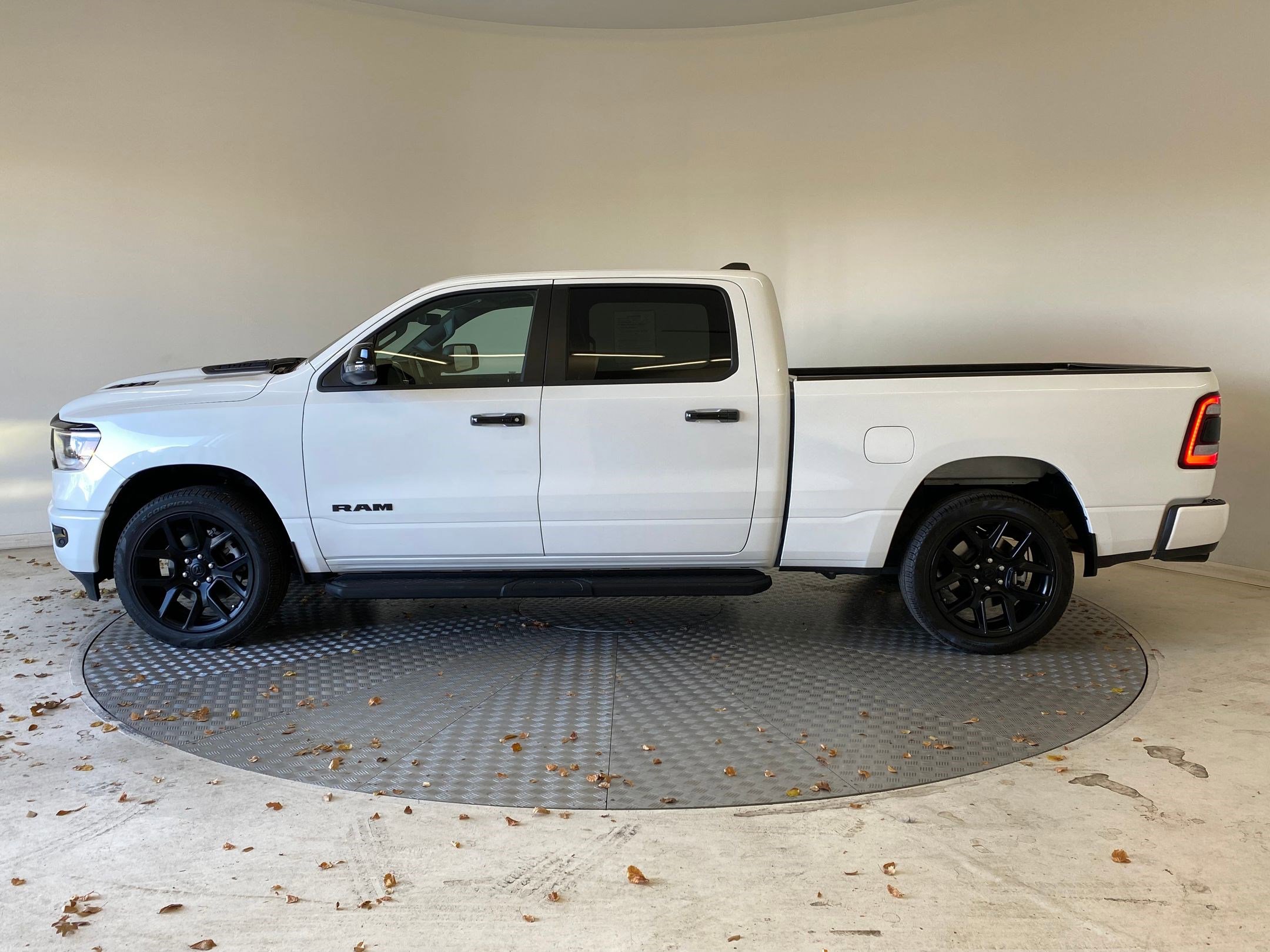 2024 Ram 1500 Laramie photo 2