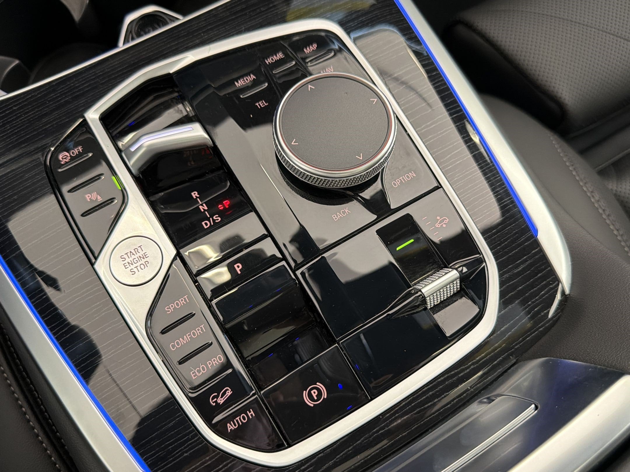 2026 BMW X7 40i - Photo 18