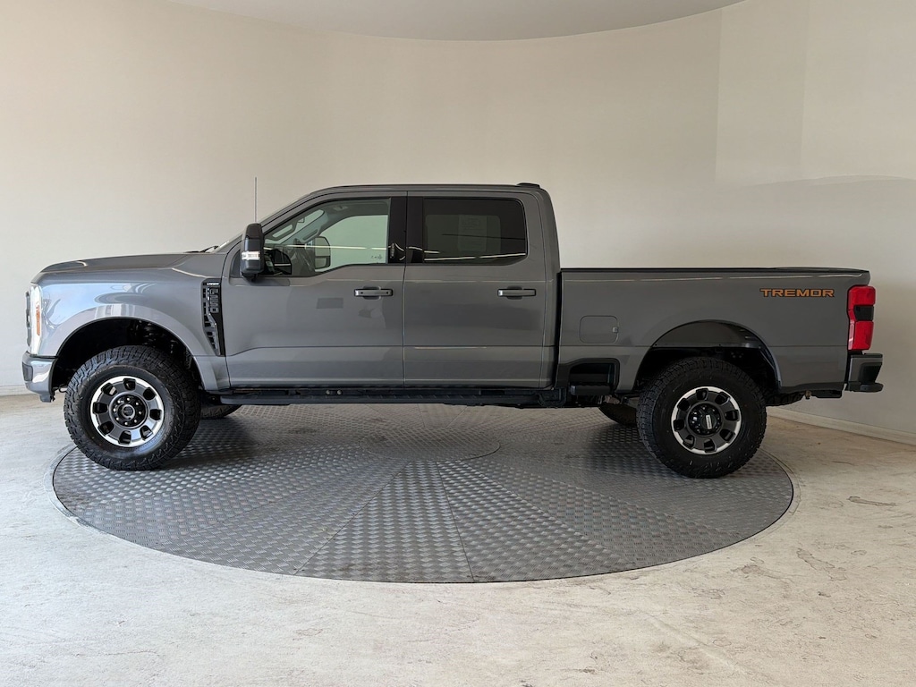 Used 2024 Ford F-250 LARIAT Truck Crew Cab