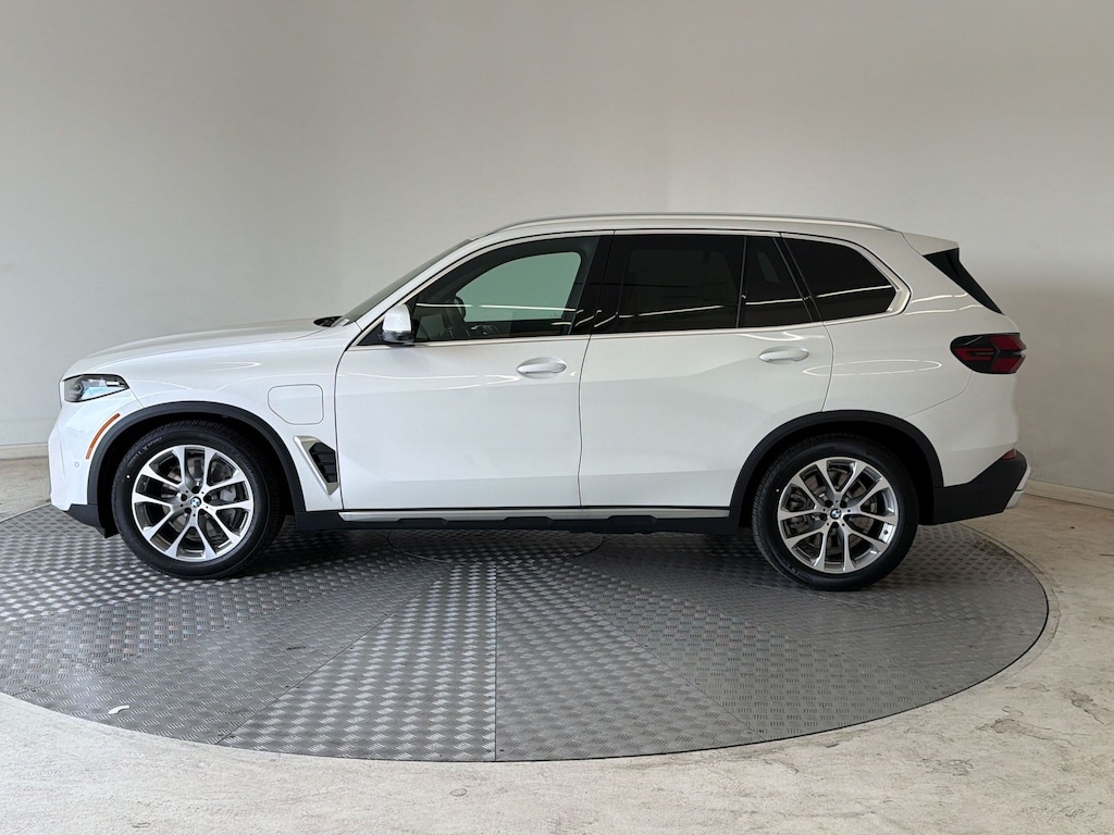 New 2026 BMW X5 PHEV xDrive50e SUV