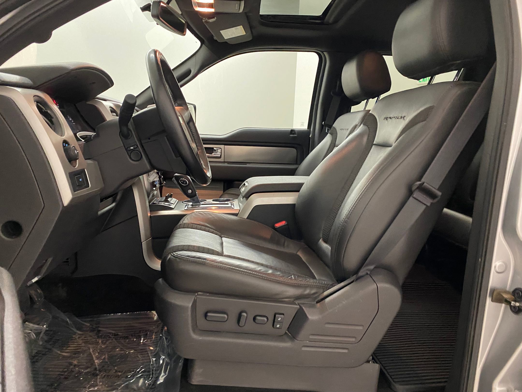 2014 Ford F-150 SVT Raptor photo 4