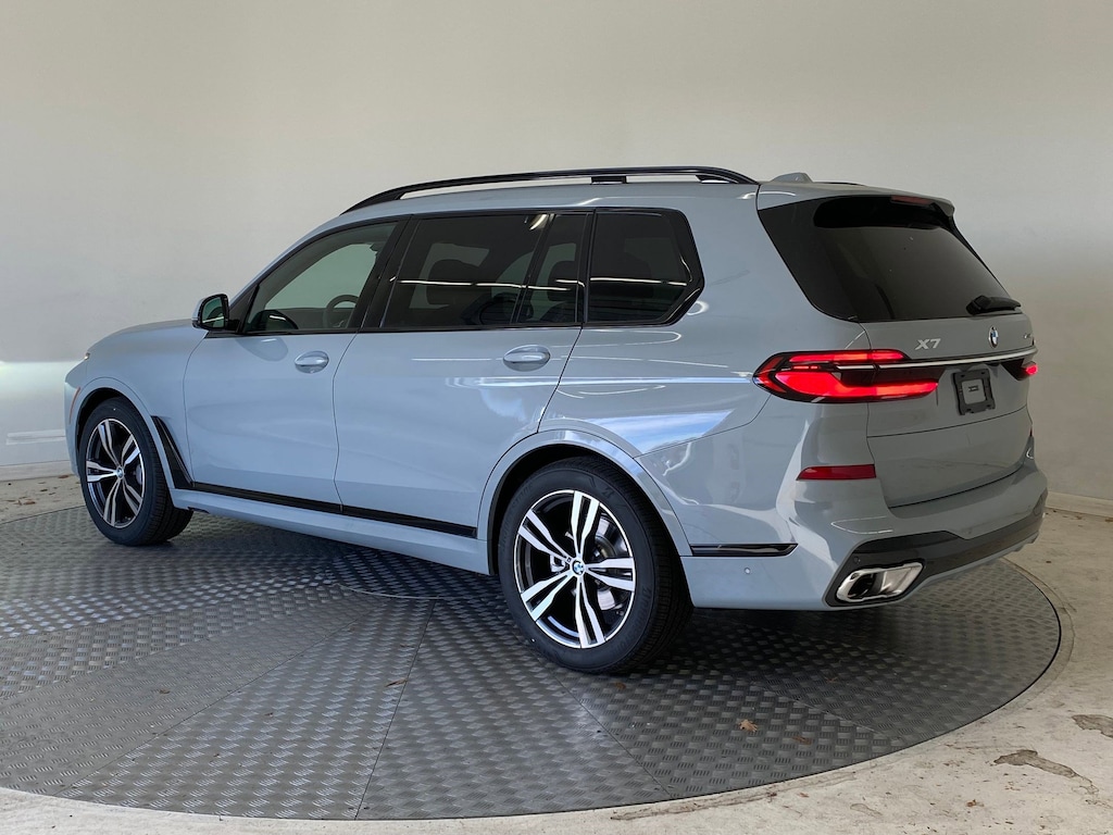 New 2026 BMW X7 xDrive40i SUV