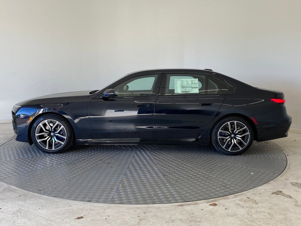New 2026 BMW 750e xDrive Sedan