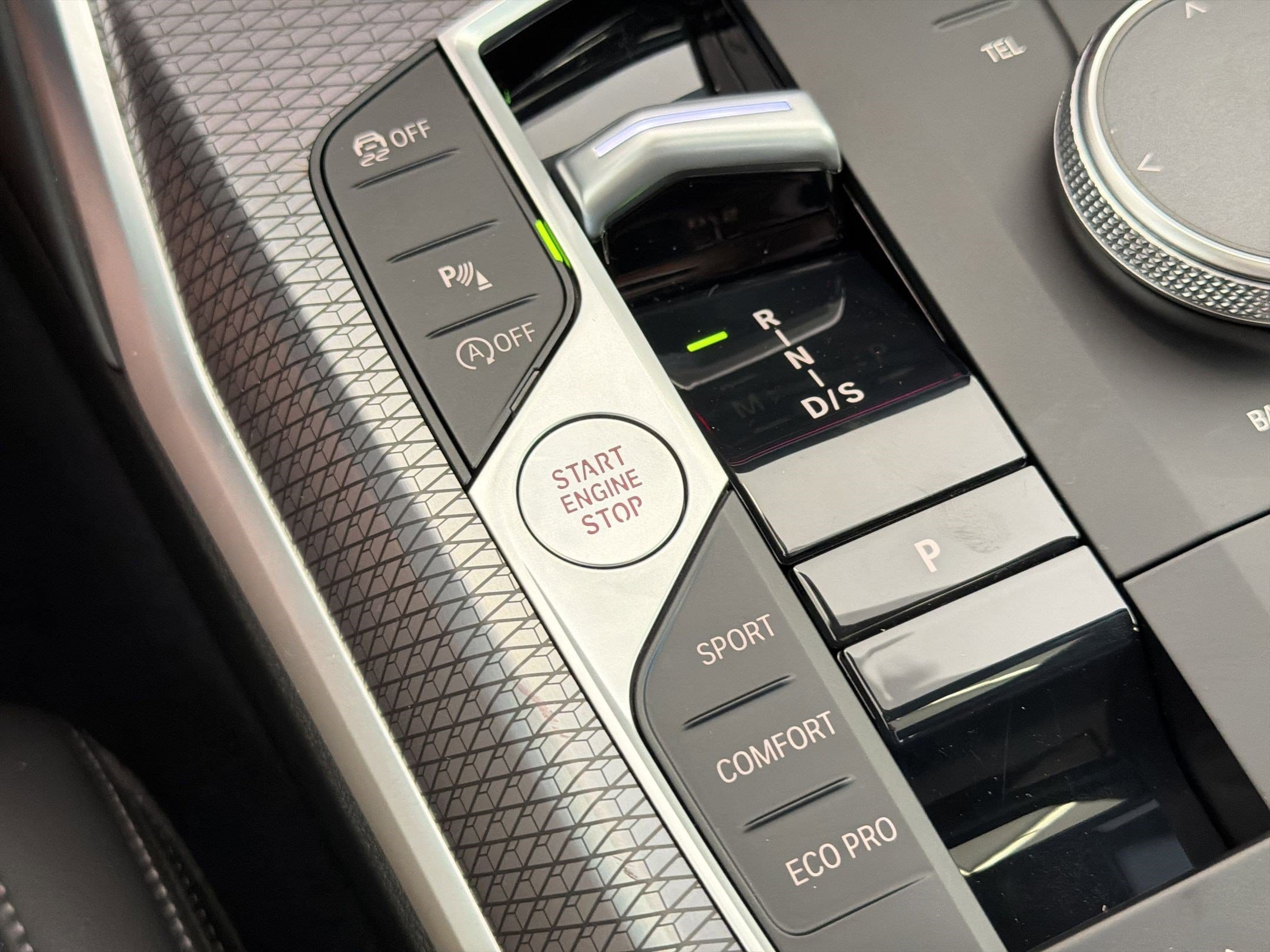 2025 BMW 3 Series 330i - Photo 27