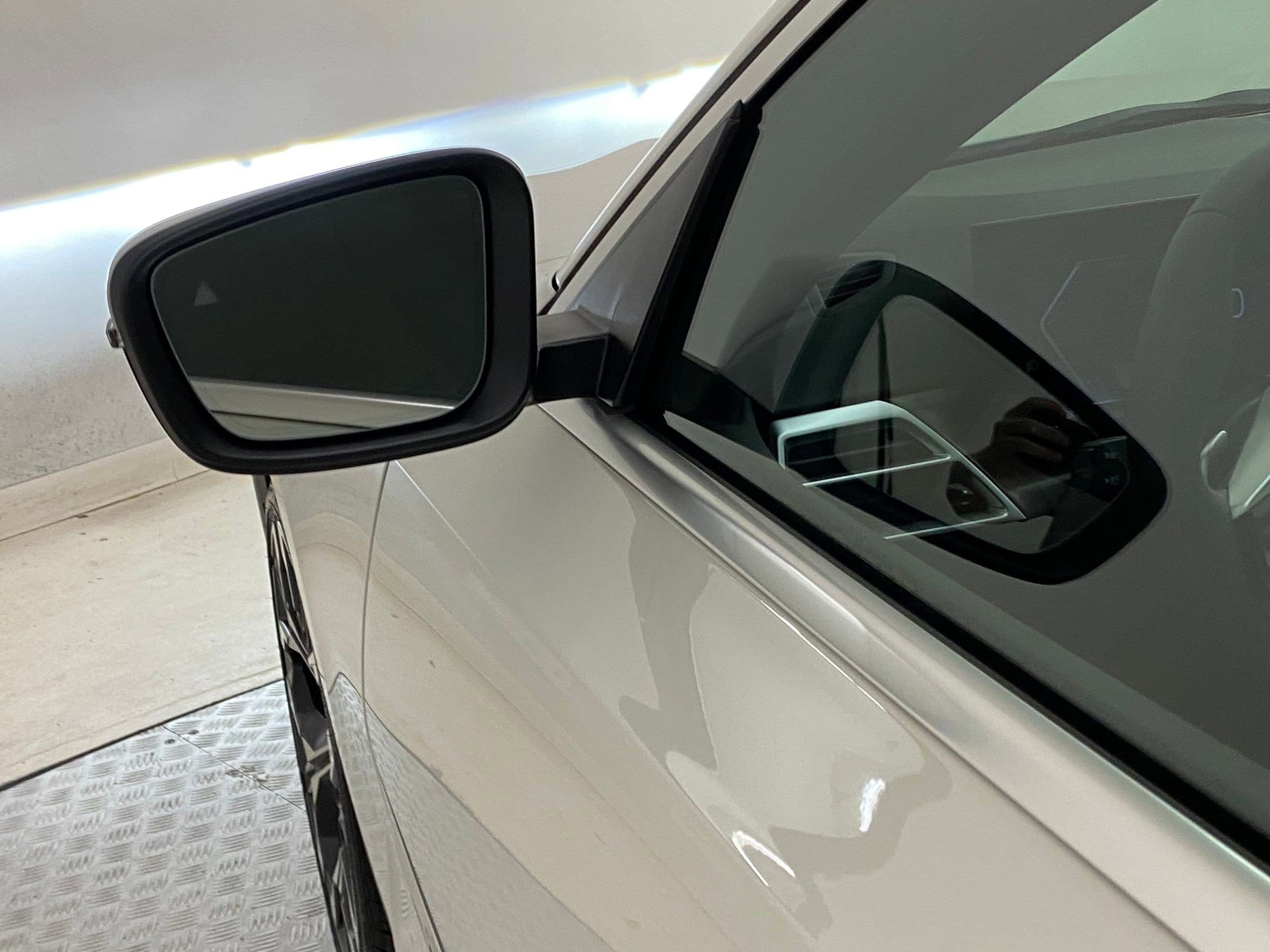 2025 BMW 3 Series 330i - Photo 23