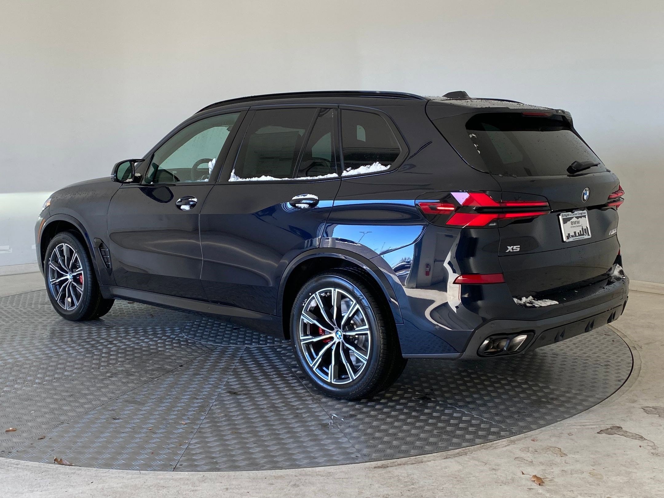 2026 BMW X5 M60i - Photo 3