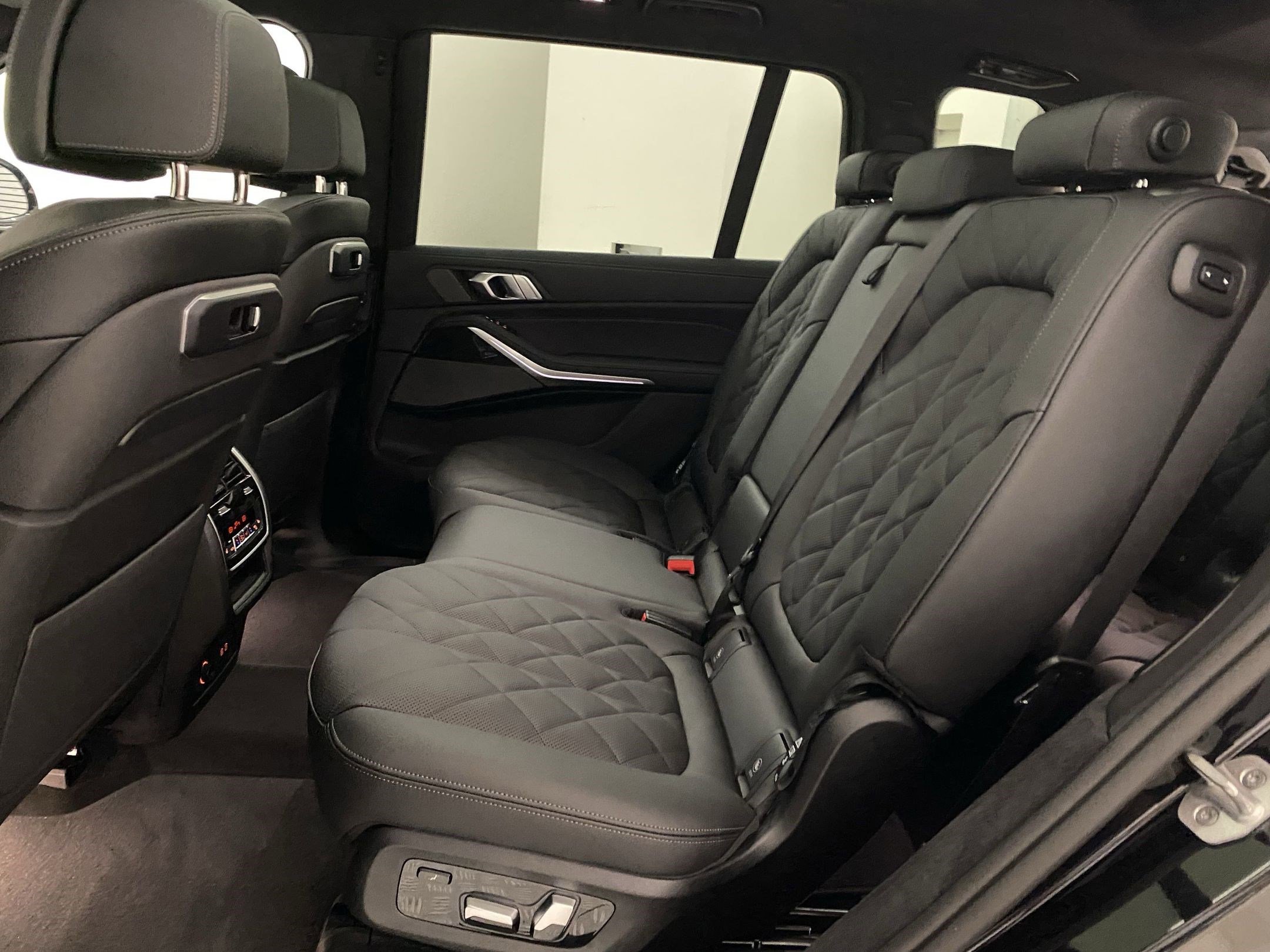 2026 BMW X7 40i - Photo 13