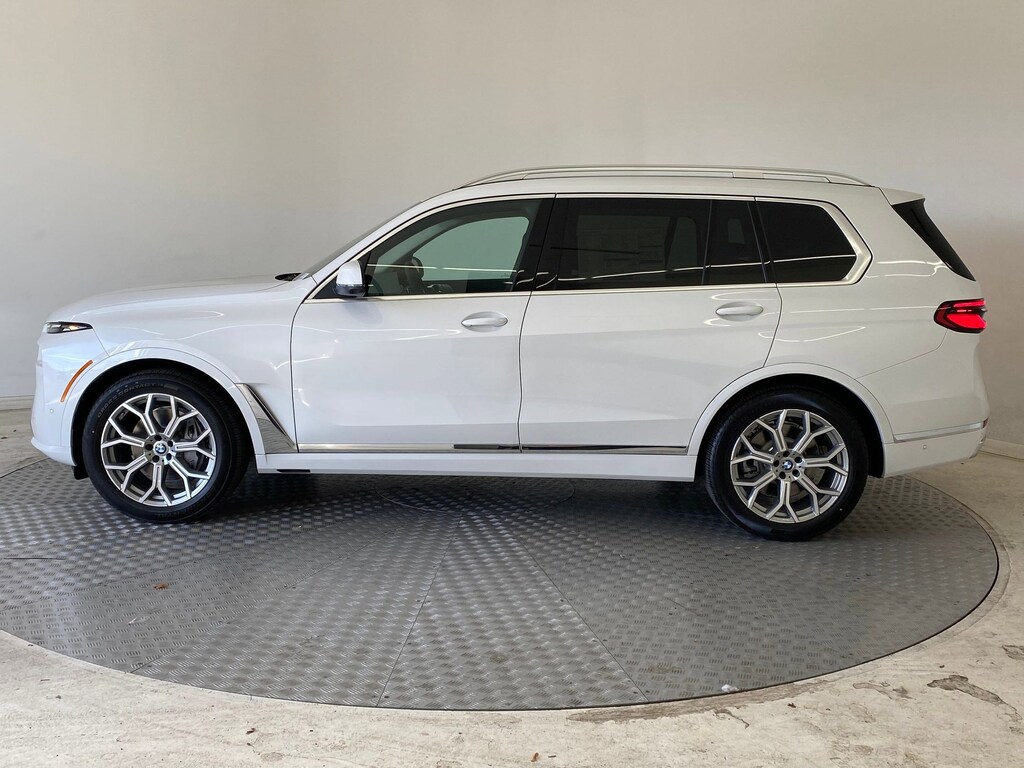 New 2026 BMW X7 xDrive40i SUV