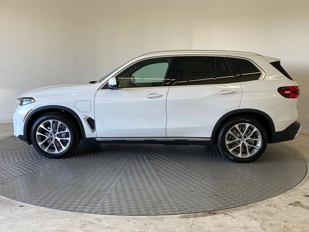 New 2026 BMW X5 PHEV xDrive50e SUV