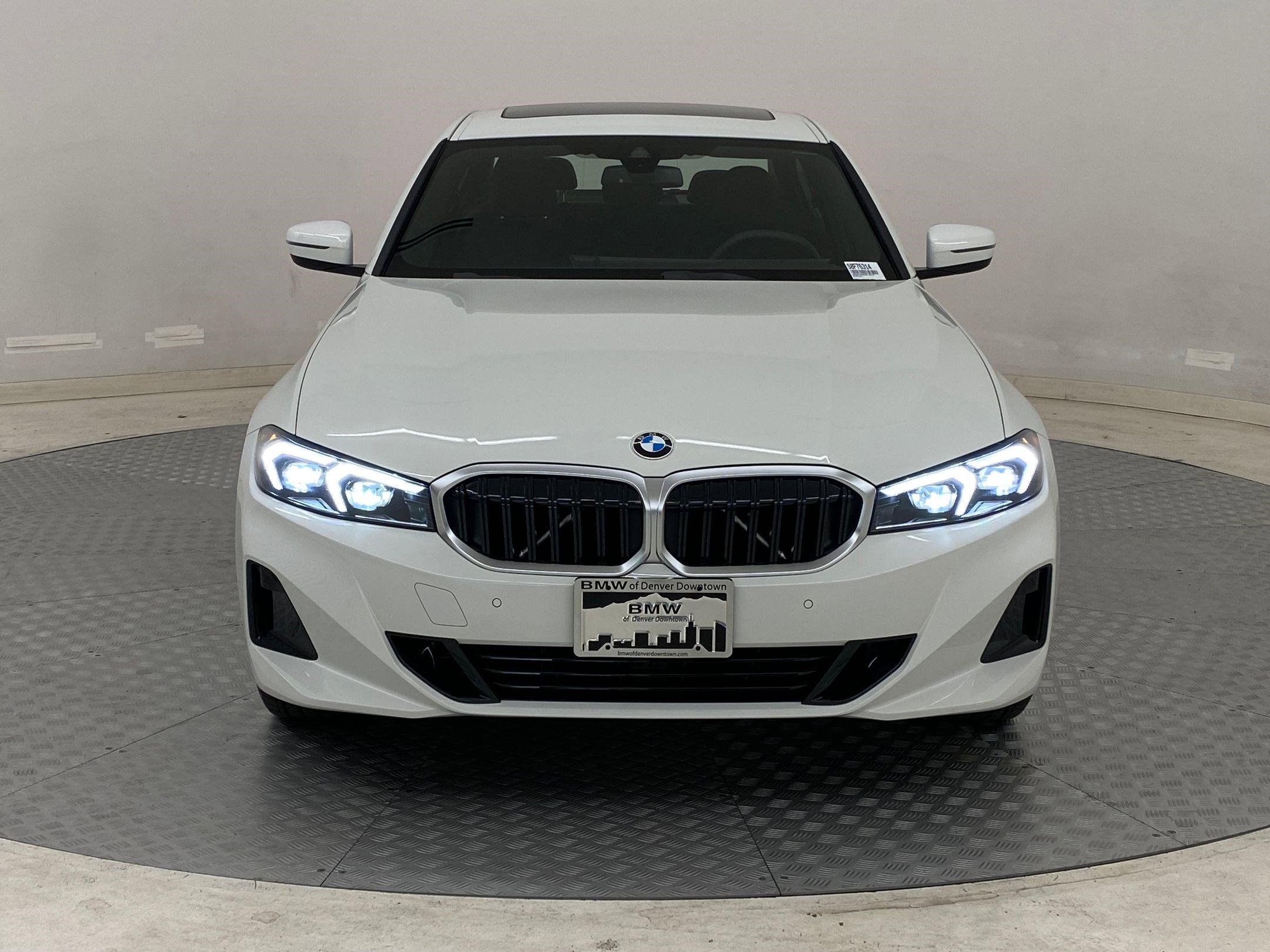 2025 BMW 3 Series 330i - Photo 5