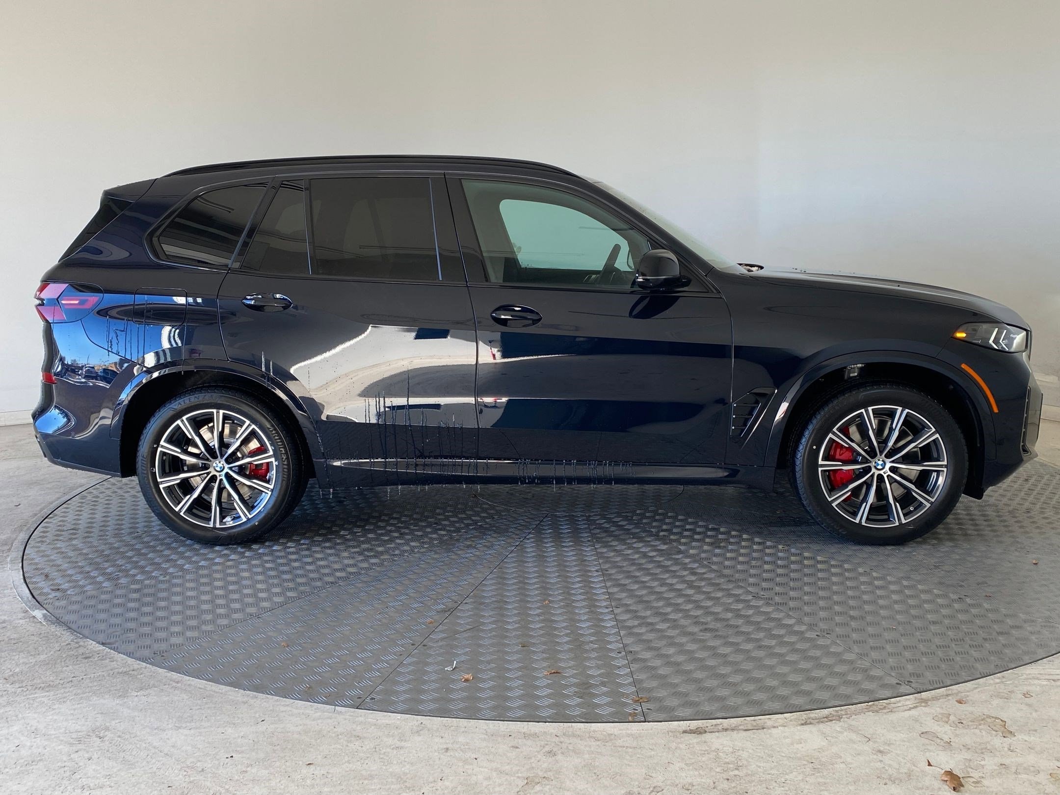 2026 BMW X5 M60i - Photo 7