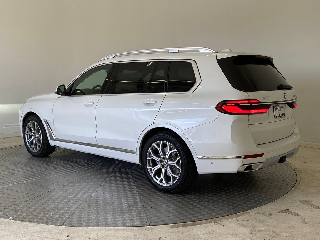 New 2026 BMW X7 xDrive40i SUV