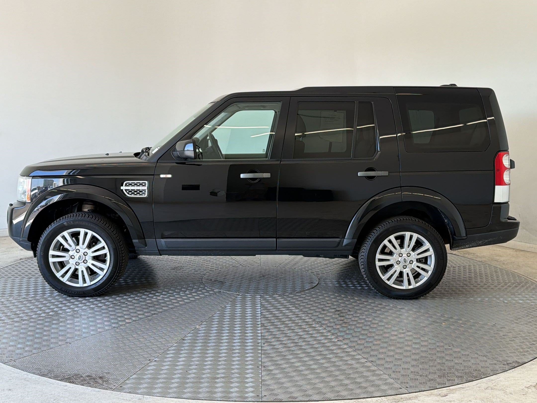 LR4 HSE SUV