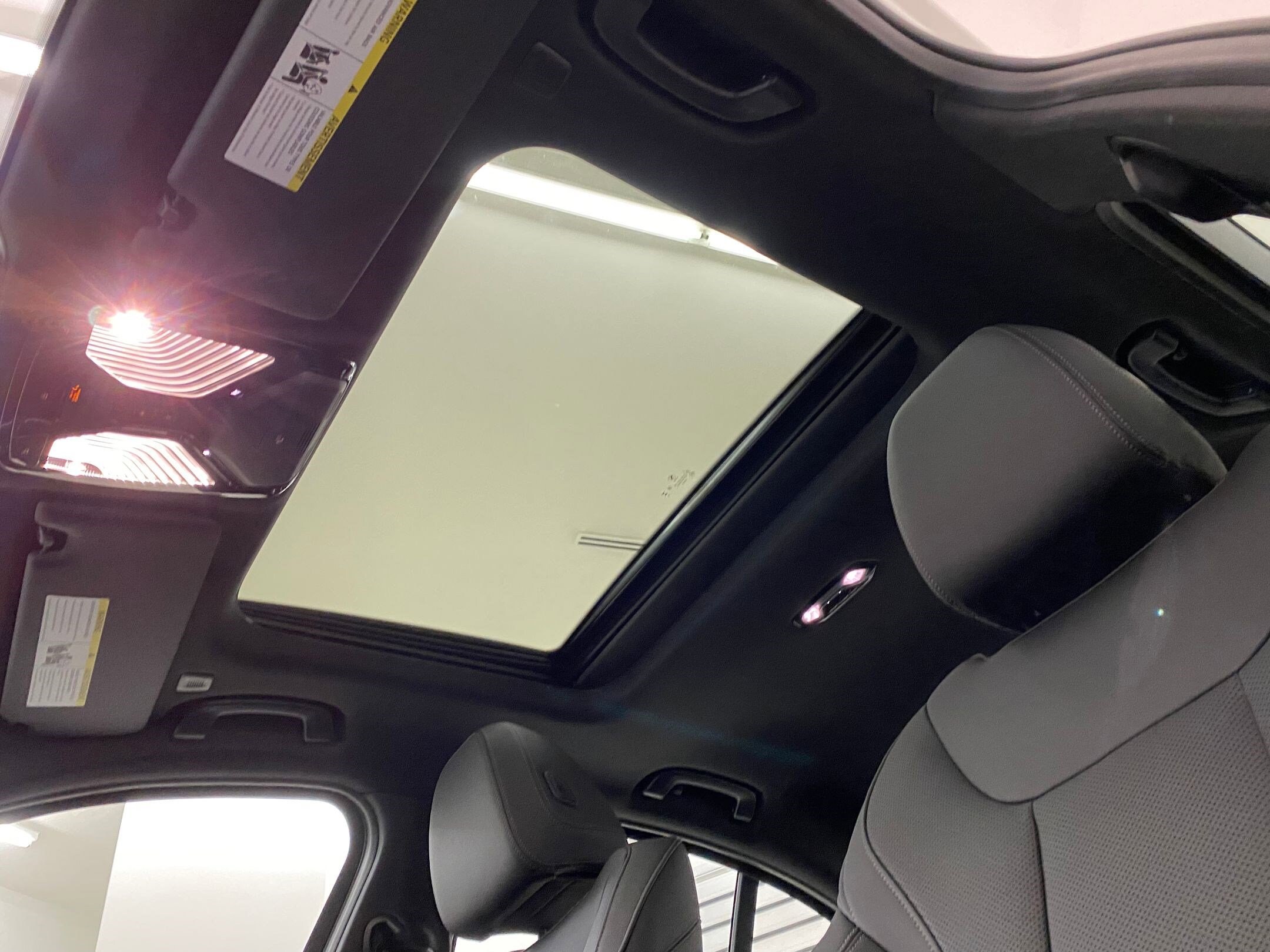 2025 BMW 3 Series 330i - Photo 14