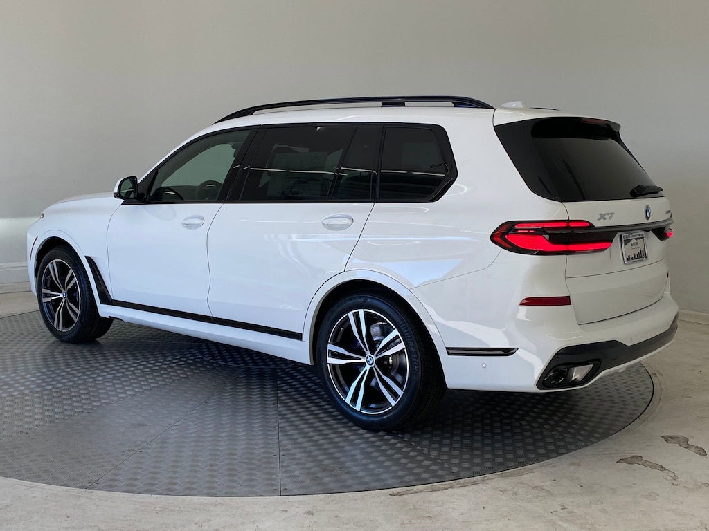 New 2026 BMW X7 xDrive40i SUV
