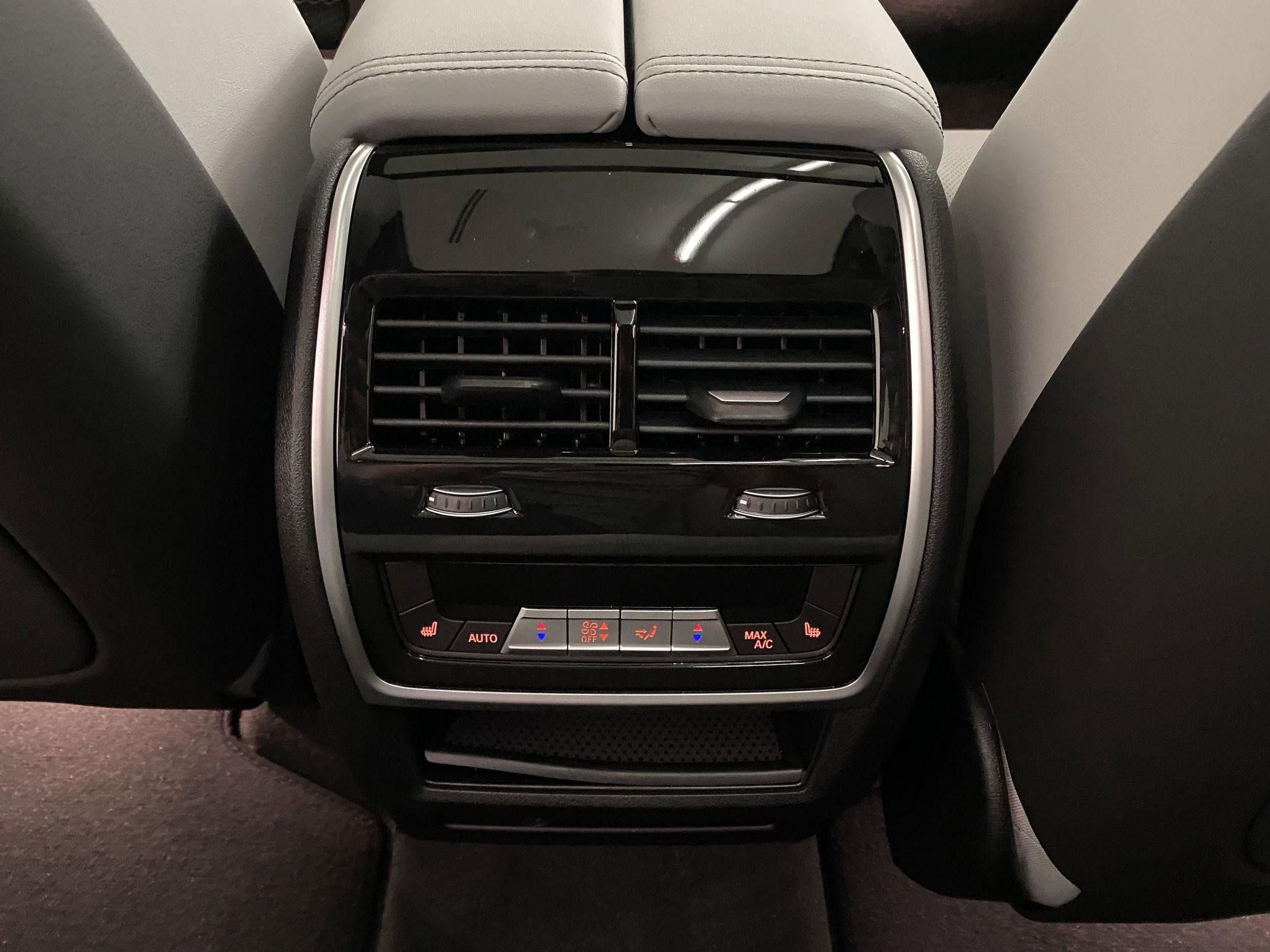 2026 BMW X5 50e - Photo 29