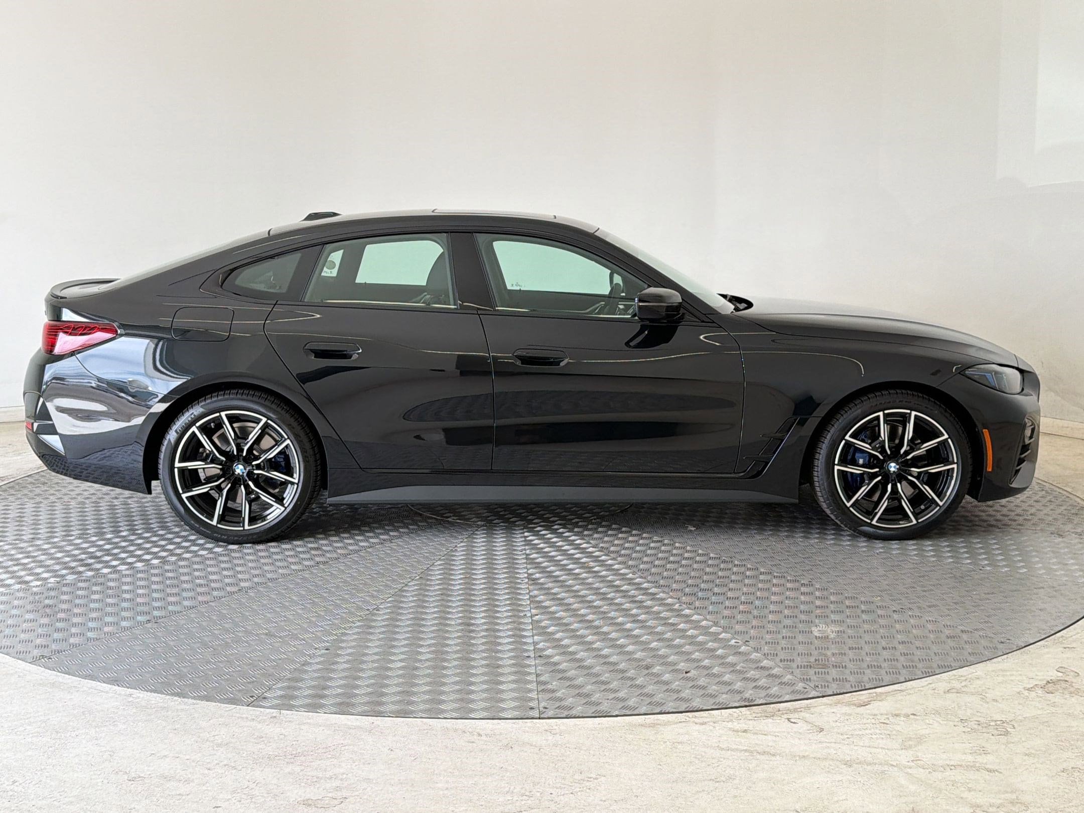 2026 BMW 4 Series 430i - Photo 8