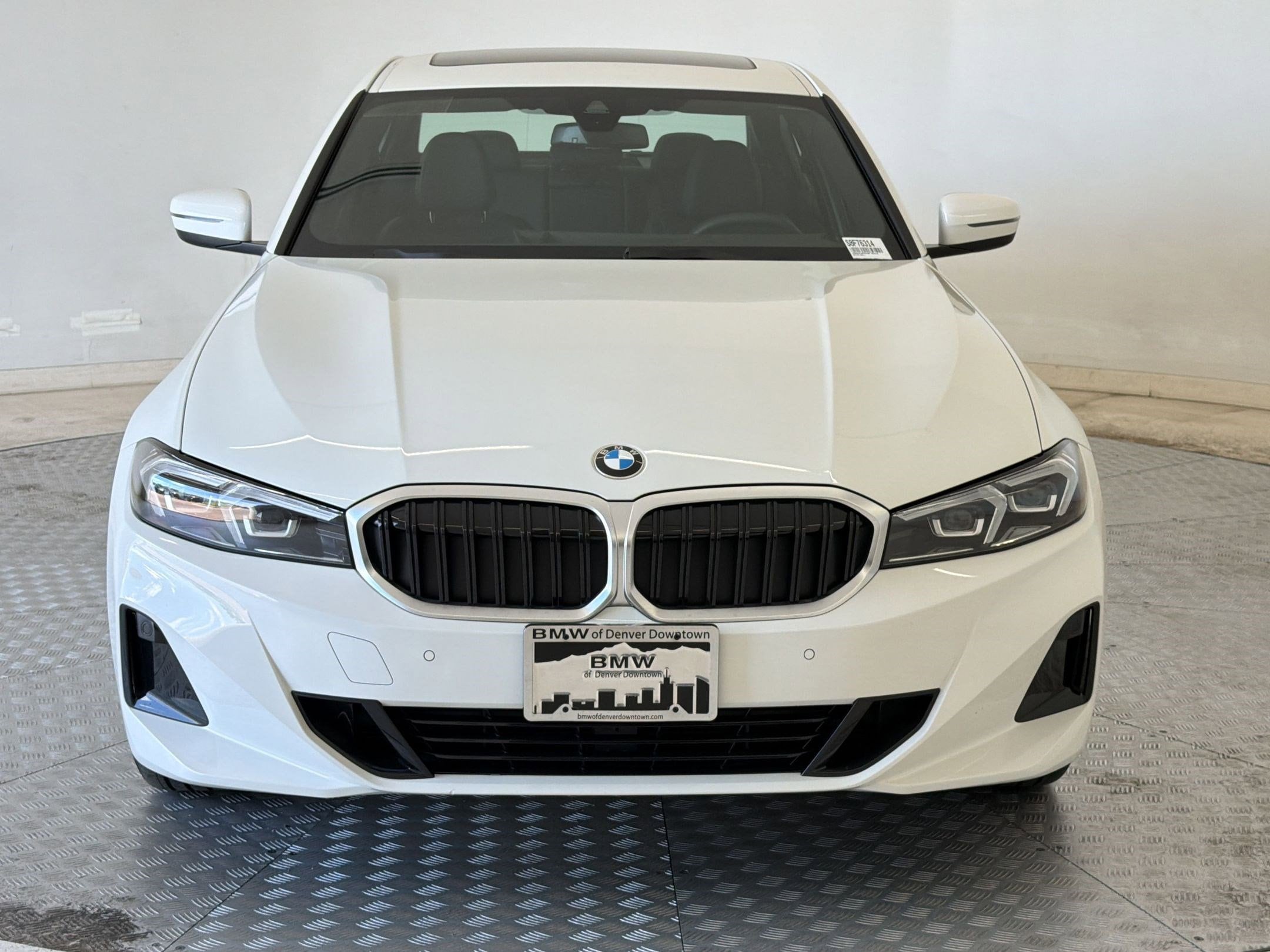 2025 BMW 3 Series 330i - Photo 6
