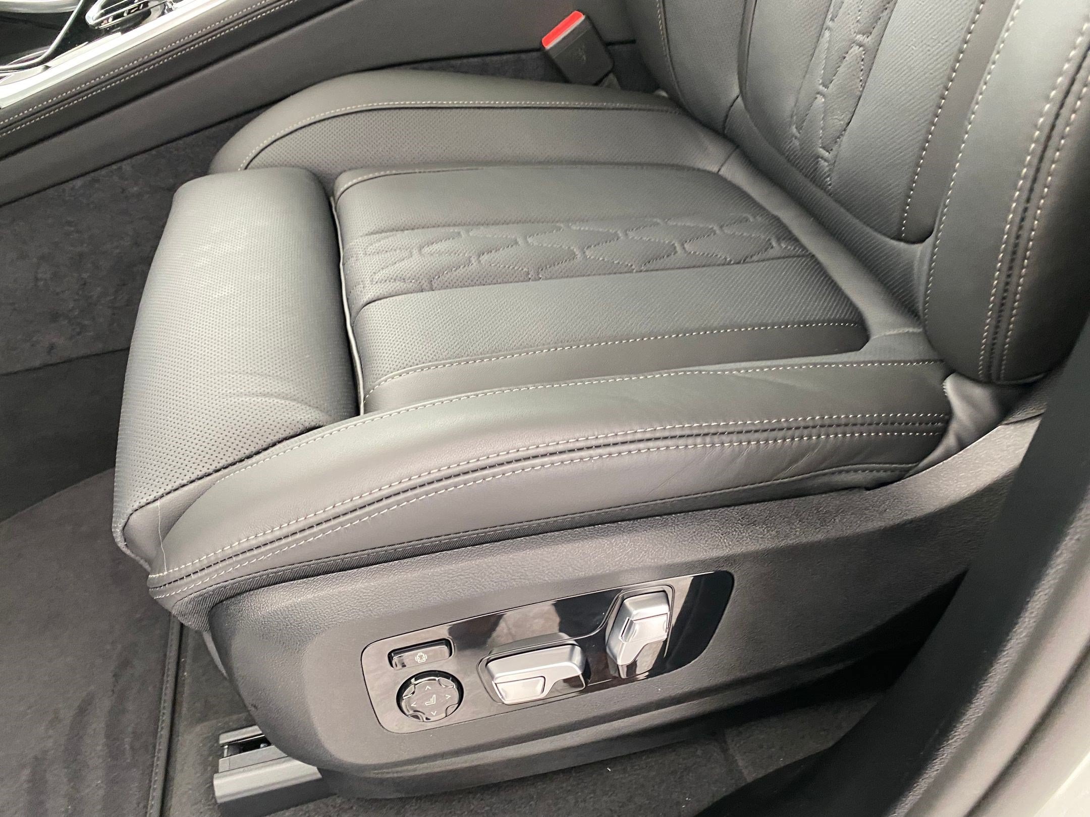 2026 BMW X7 ALPINA XB7 - Photo 13