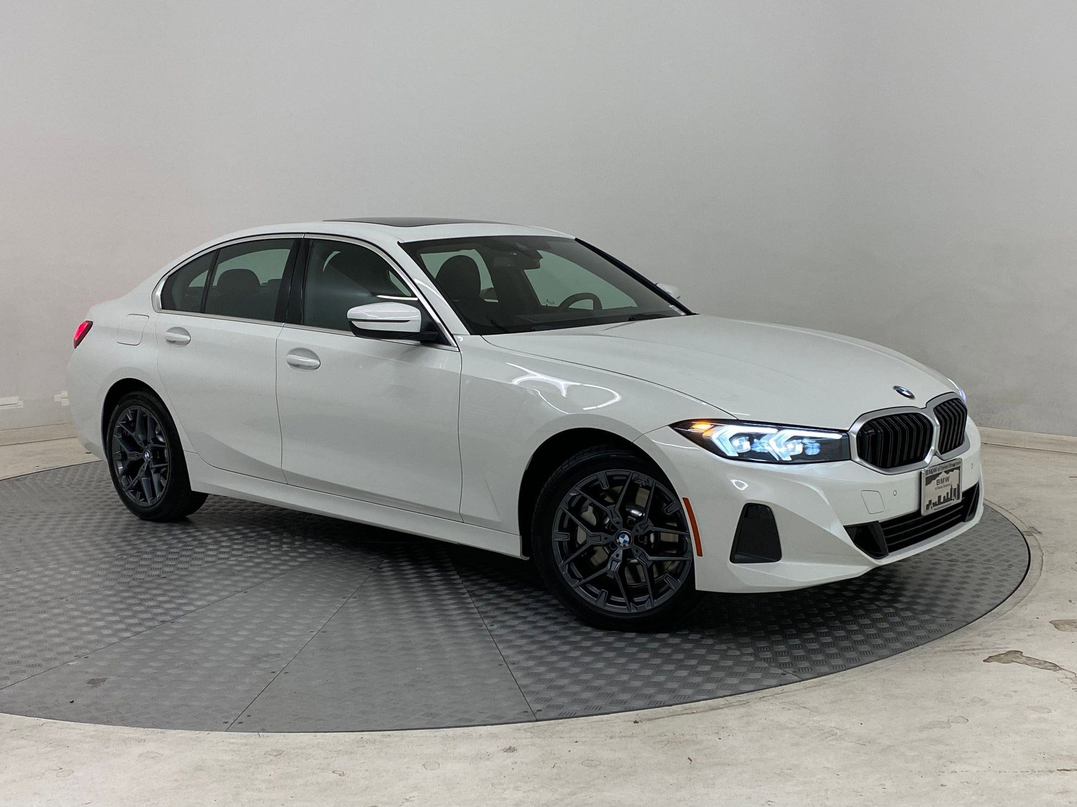 2025 BMW 3 Series 330i - Photo 6