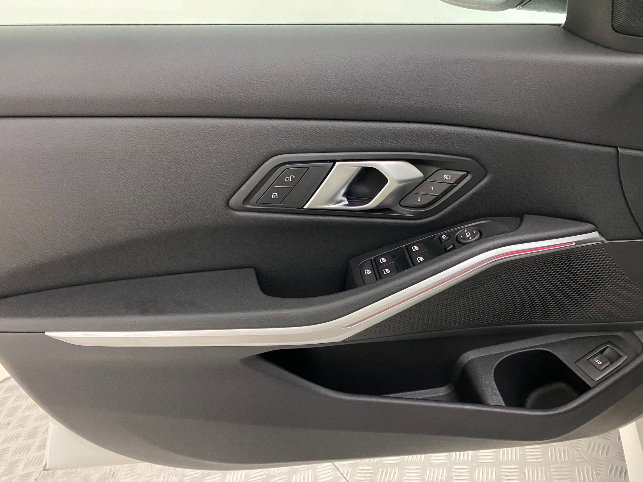 2025 BMW 3 Series 330i - Photo 11