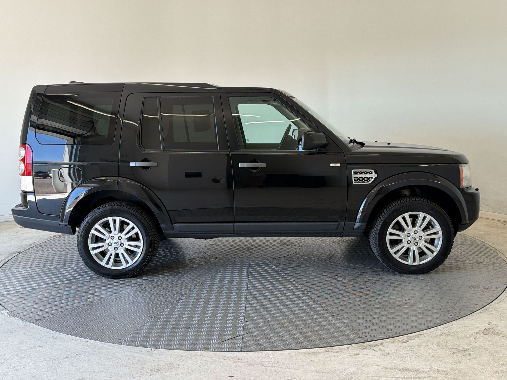 LR4 HSE SUV