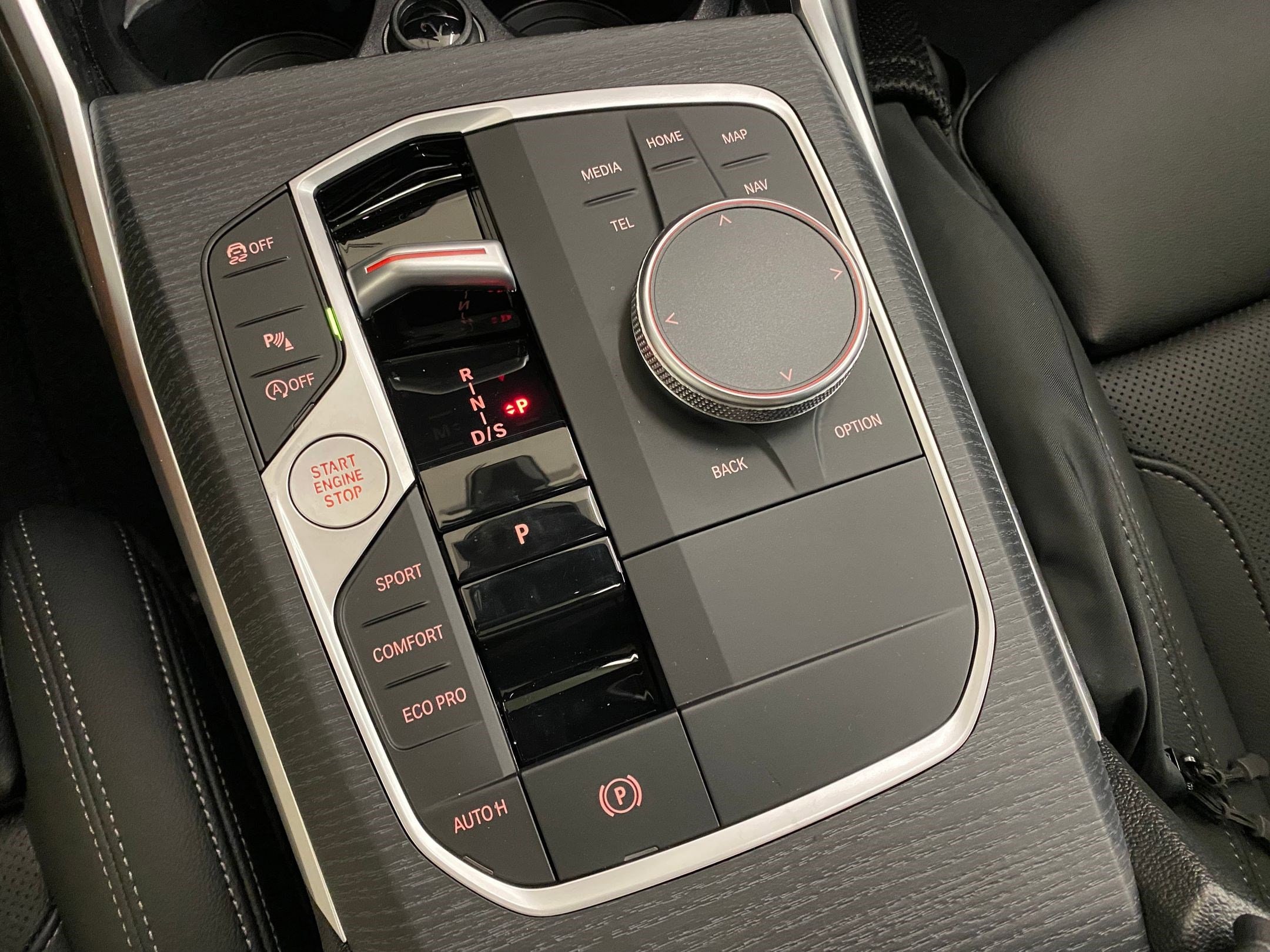 2025 BMW 3 Series 330i - Photo 27