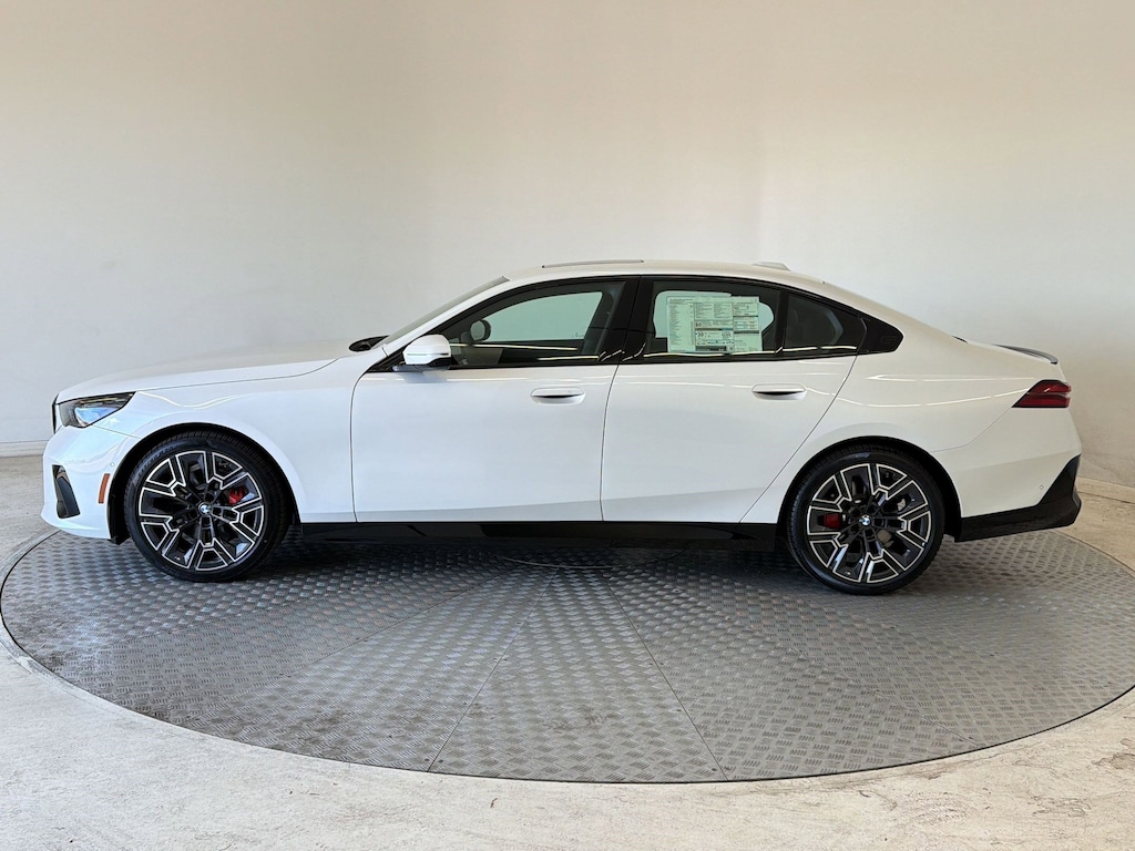 New 2026 BMW 530i xDrive Sedan