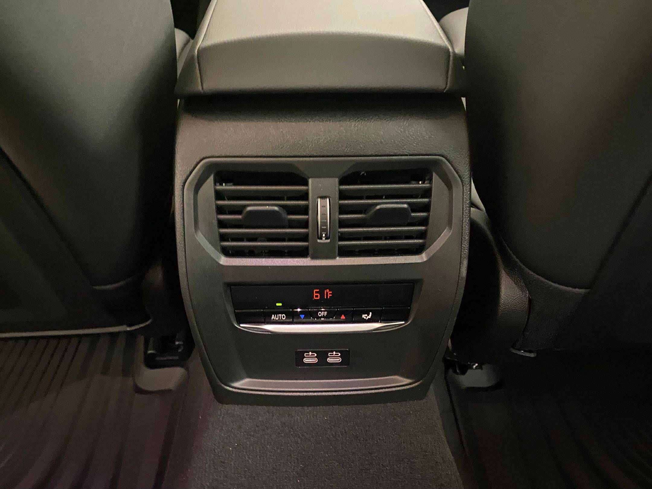 2025 BMW 3 Series 330i - Photo 29