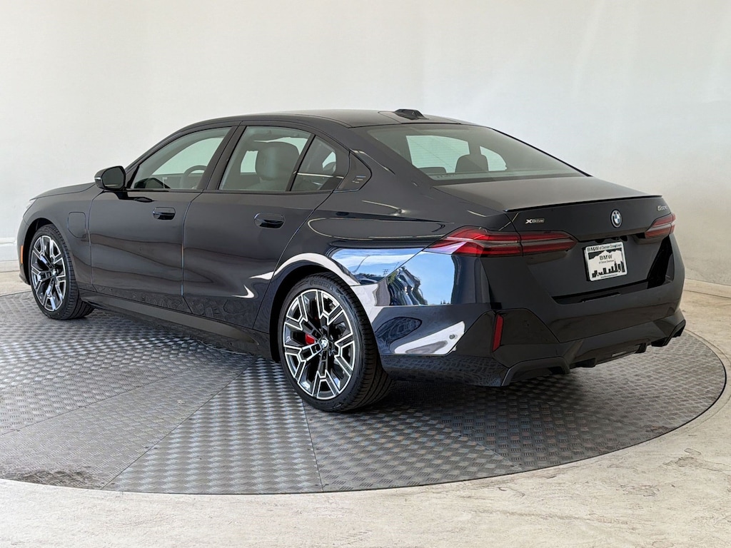 New 2027 BMW 550e xDrive Sedan