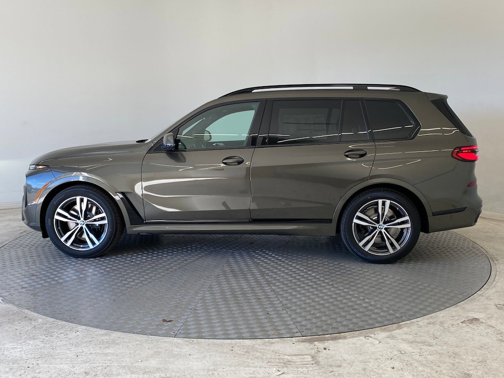 New 2026 BMW X7 xDrive40i SUV