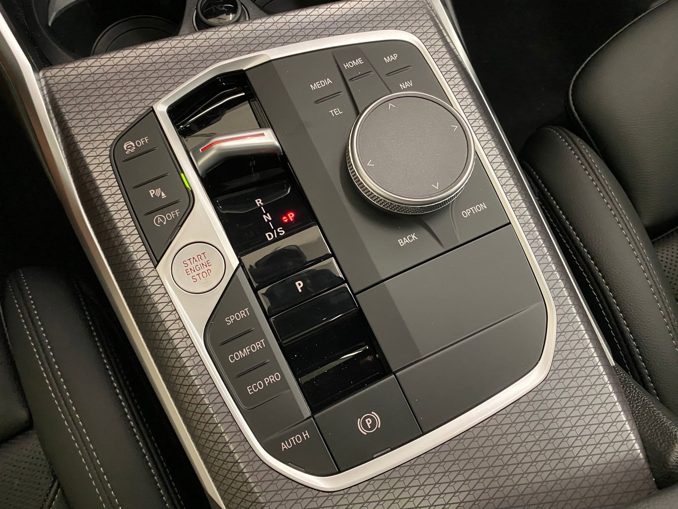 2025 BMW 3 Series 330i - Photo 22