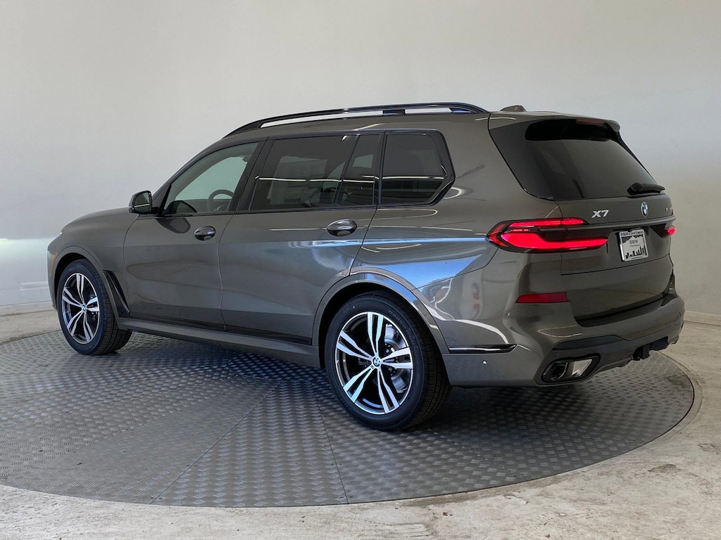 New 2026 BMW X7 xDrive40i SUV