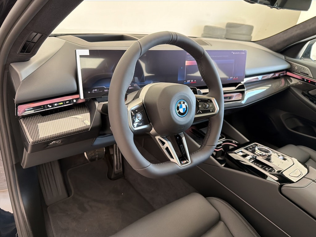 New 2027 BMW 550e xDrive Sedan