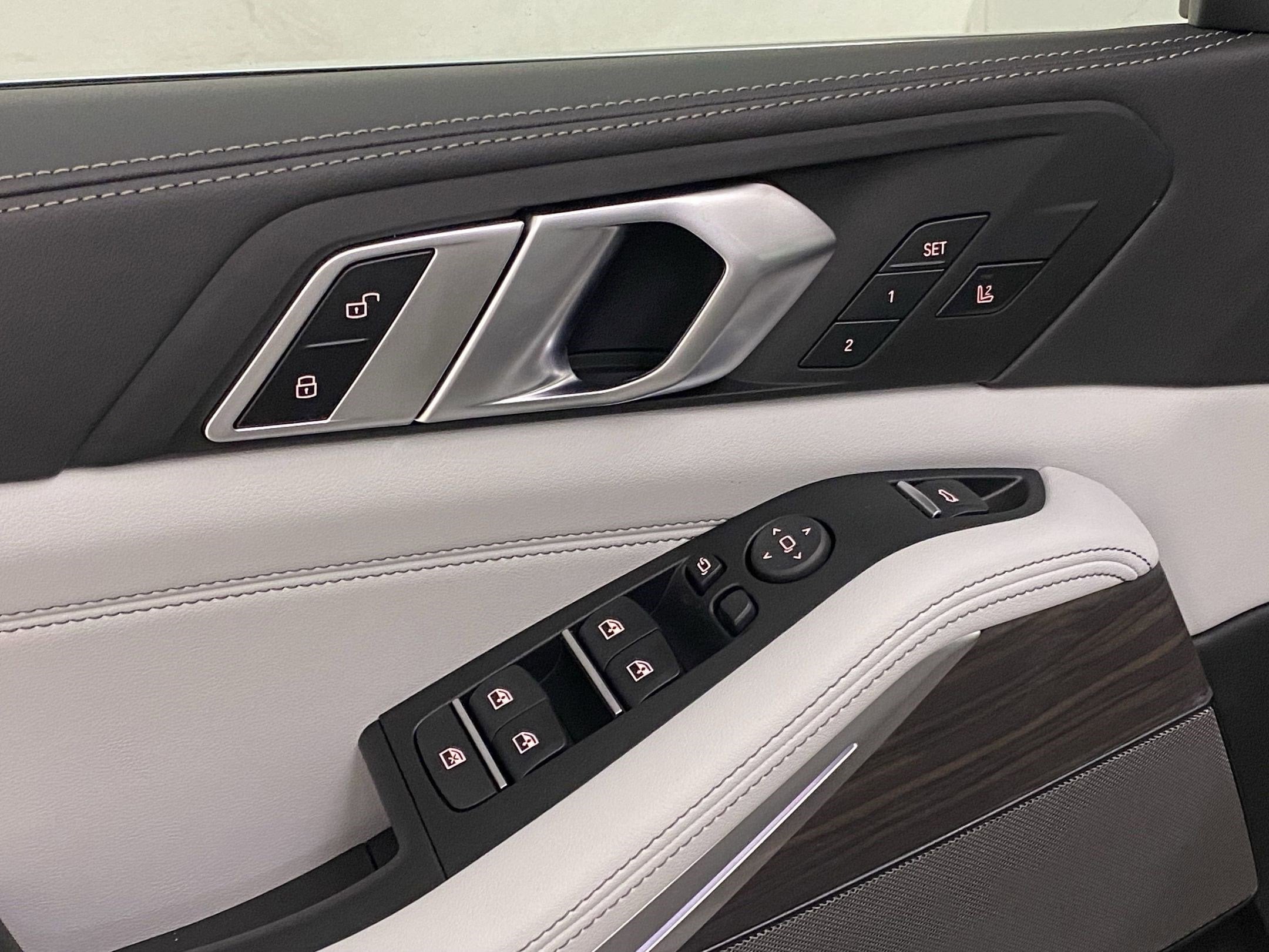 2026 BMW X5 50e - Photo 24