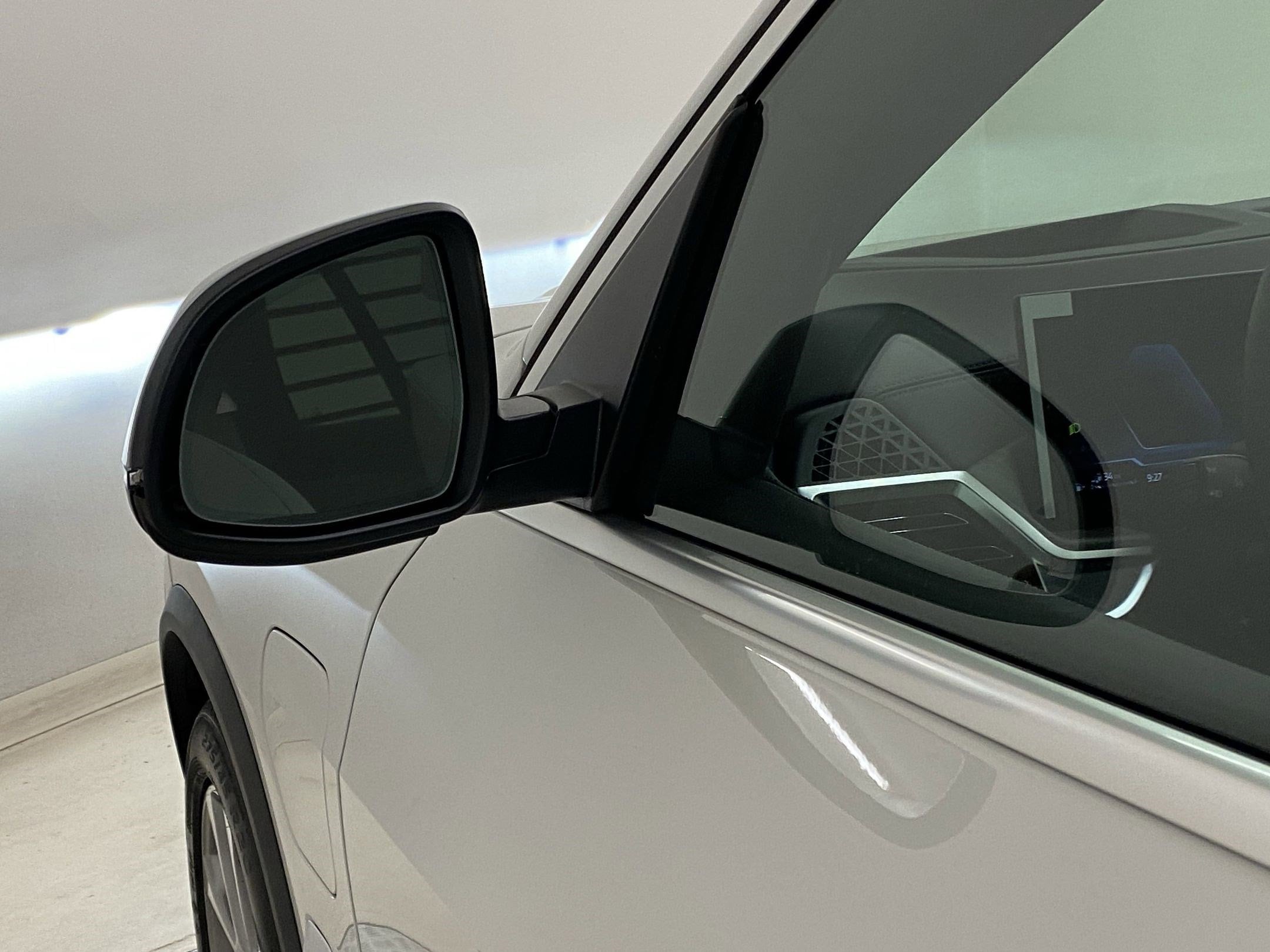 2026 BMW X5 50e - Photo 23